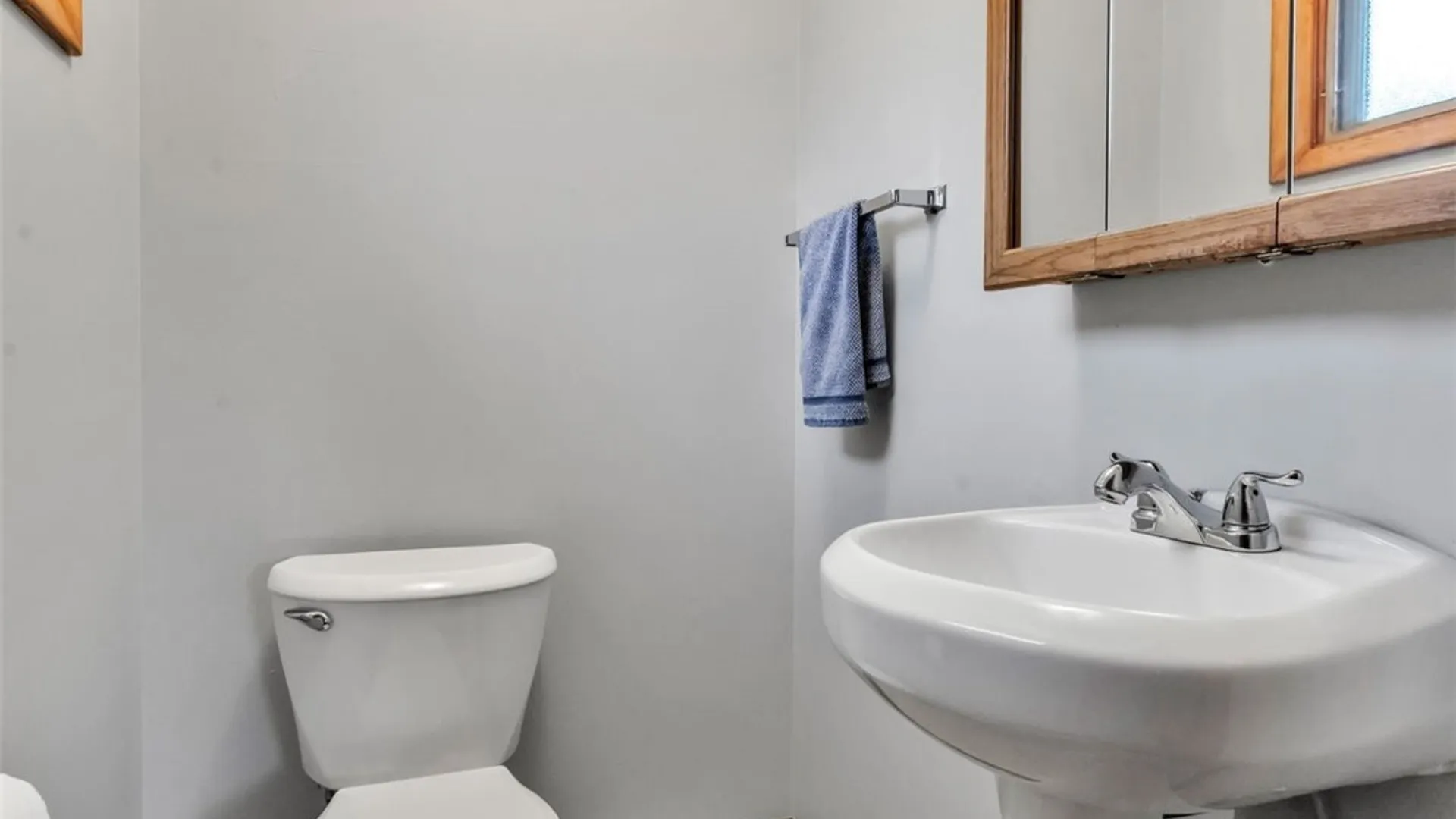 Property at 2932 Krueger Road, Wheatfield, NY 14120 11