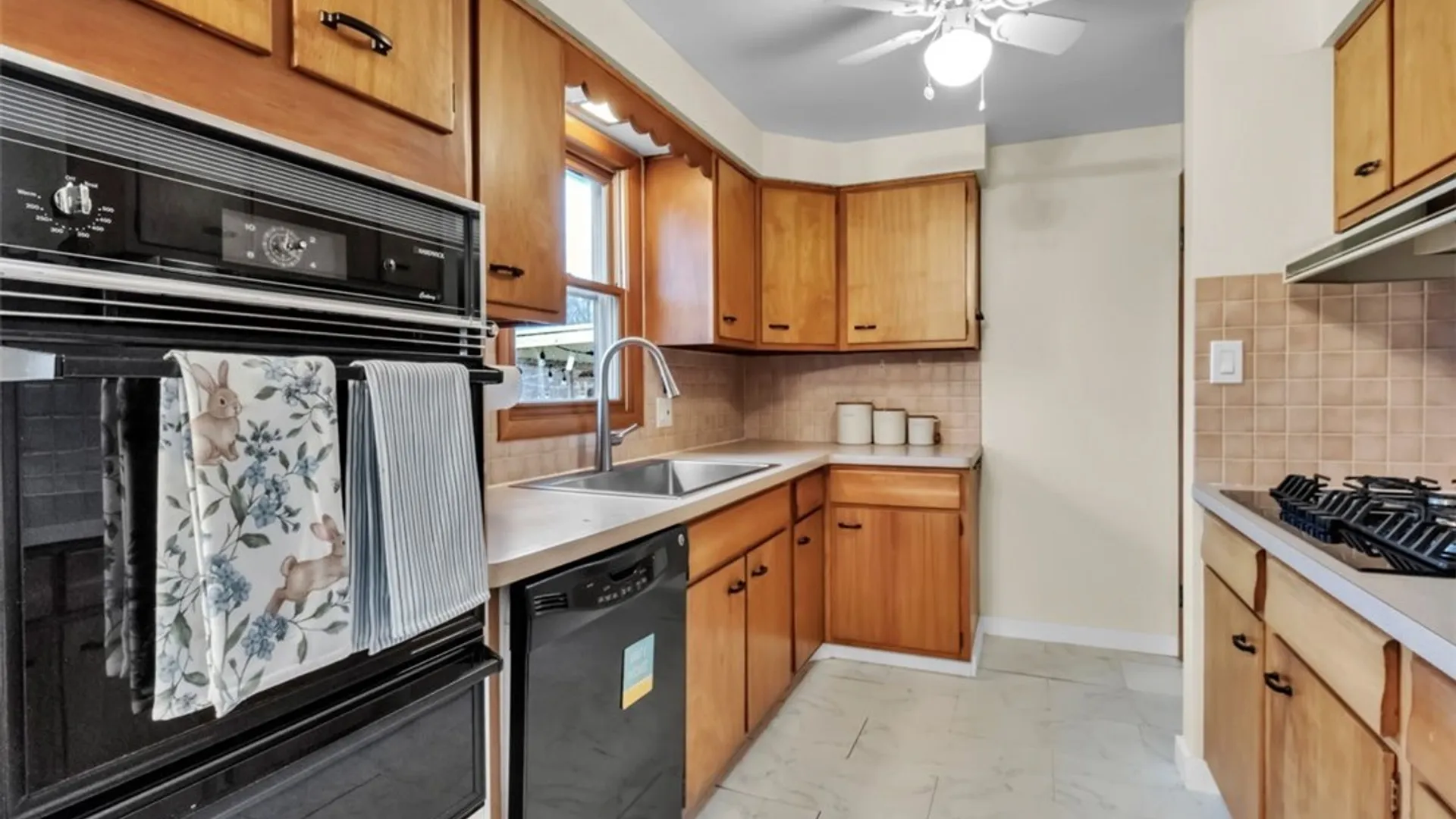 Property at 2932 Krueger Road, Wheatfield, NY 14120 6