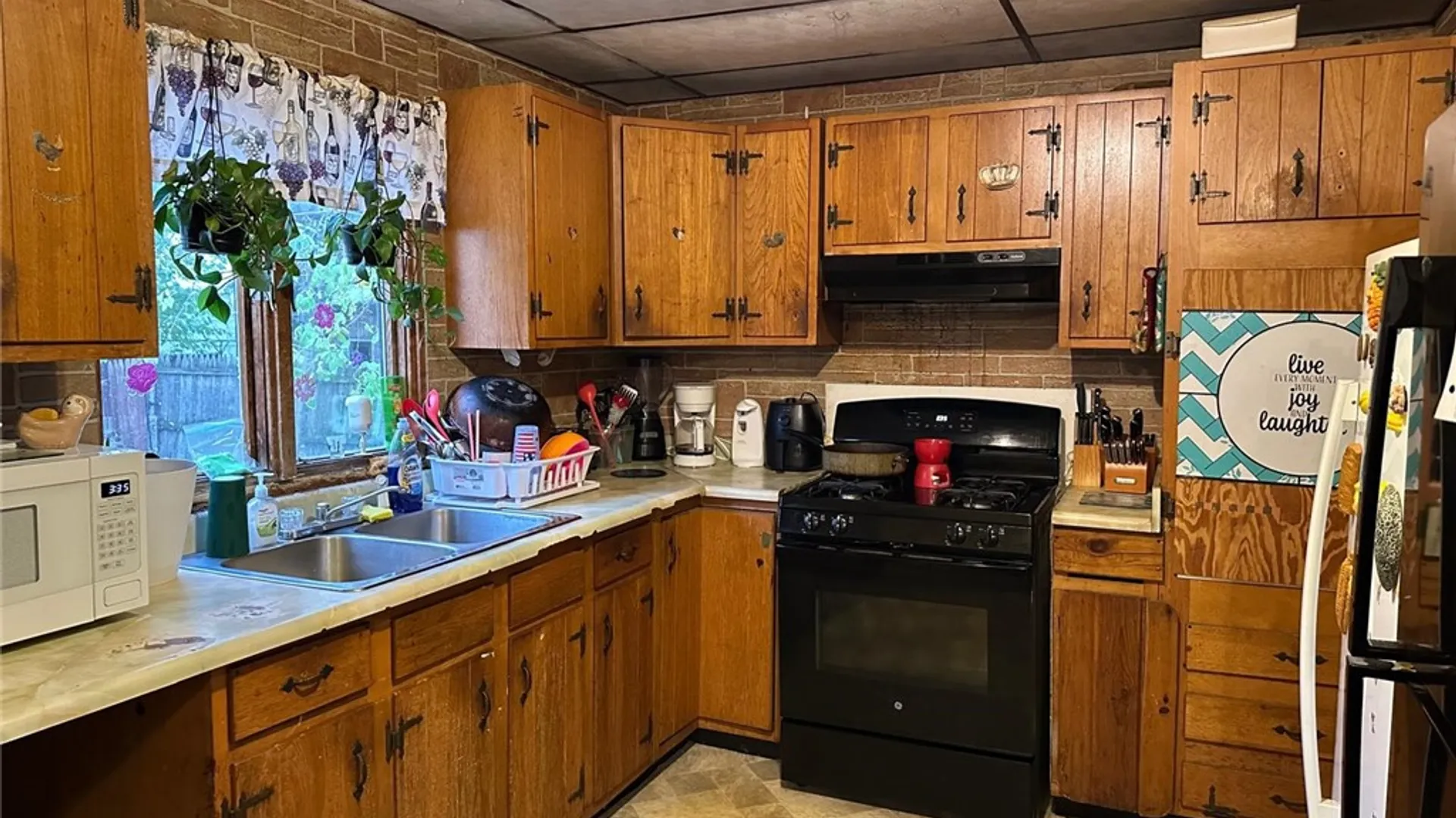 Property at 164 Villa Street, Rochester, NY 14606 6