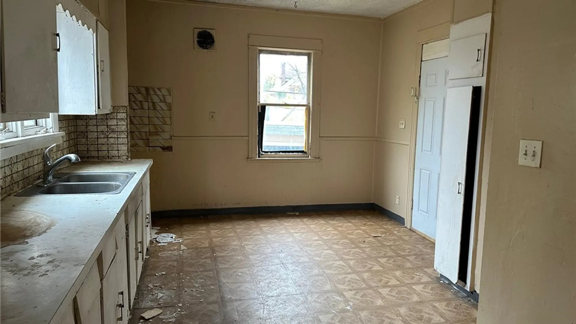 Property at 65-67 Lake View Park, Rochester, NY 14613 6