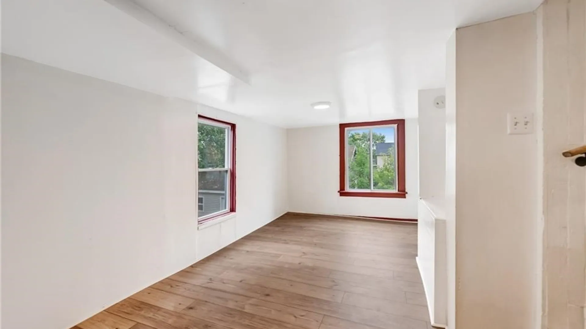 Property at 219 Courtland Avenue, Buffalo, NY 14215 14