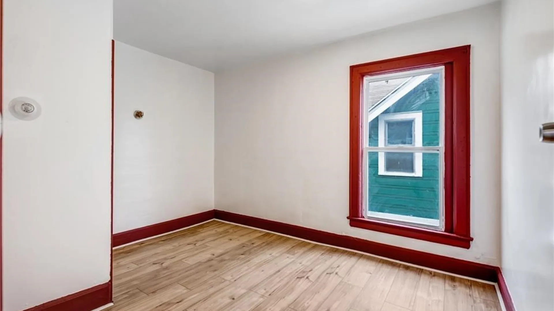 Property at 219 Courtland Avenue, Buffalo, NY 14215 9