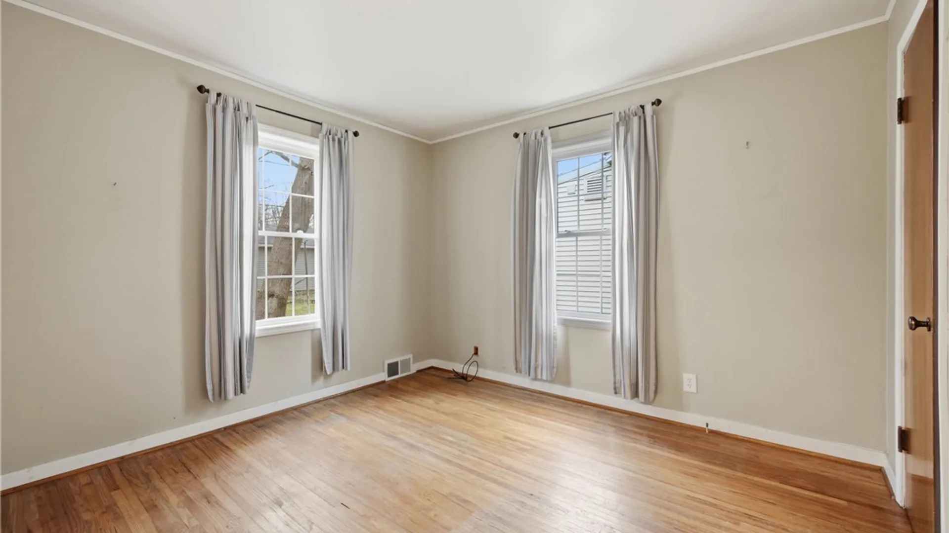 Property at 48 Century Drive, West Seneca, NY 14224 15