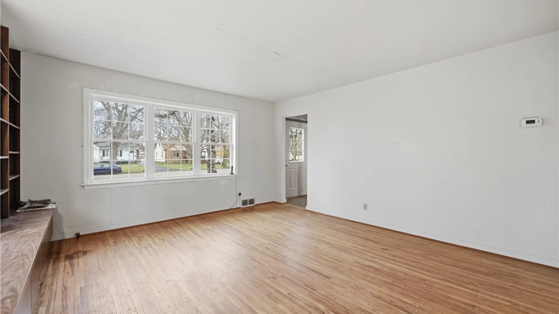 Property at 48 Century Drive, West Seneca, NY 14224 4