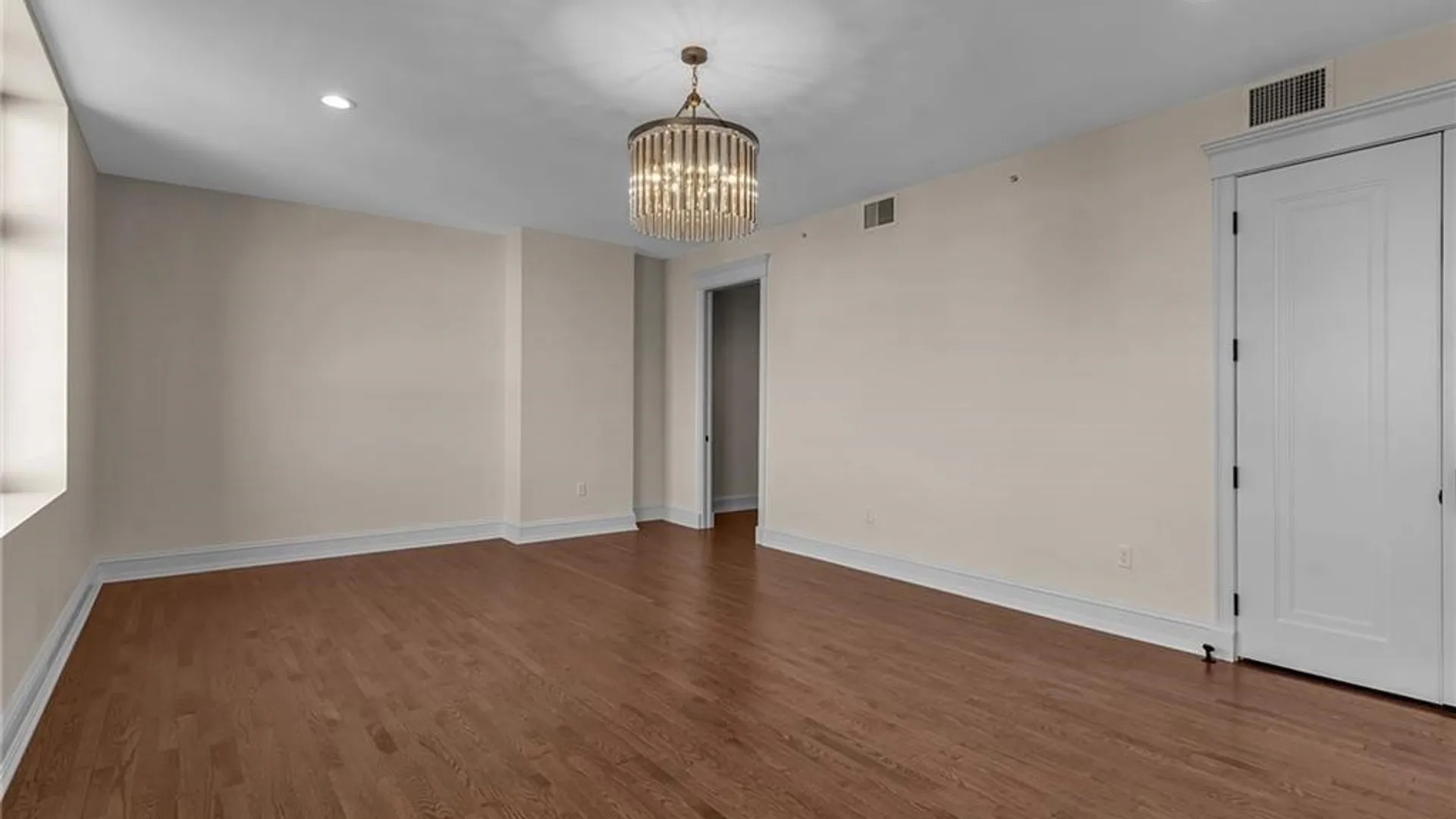 Property at 674 Main Street, Buffalo, NY 14202 27