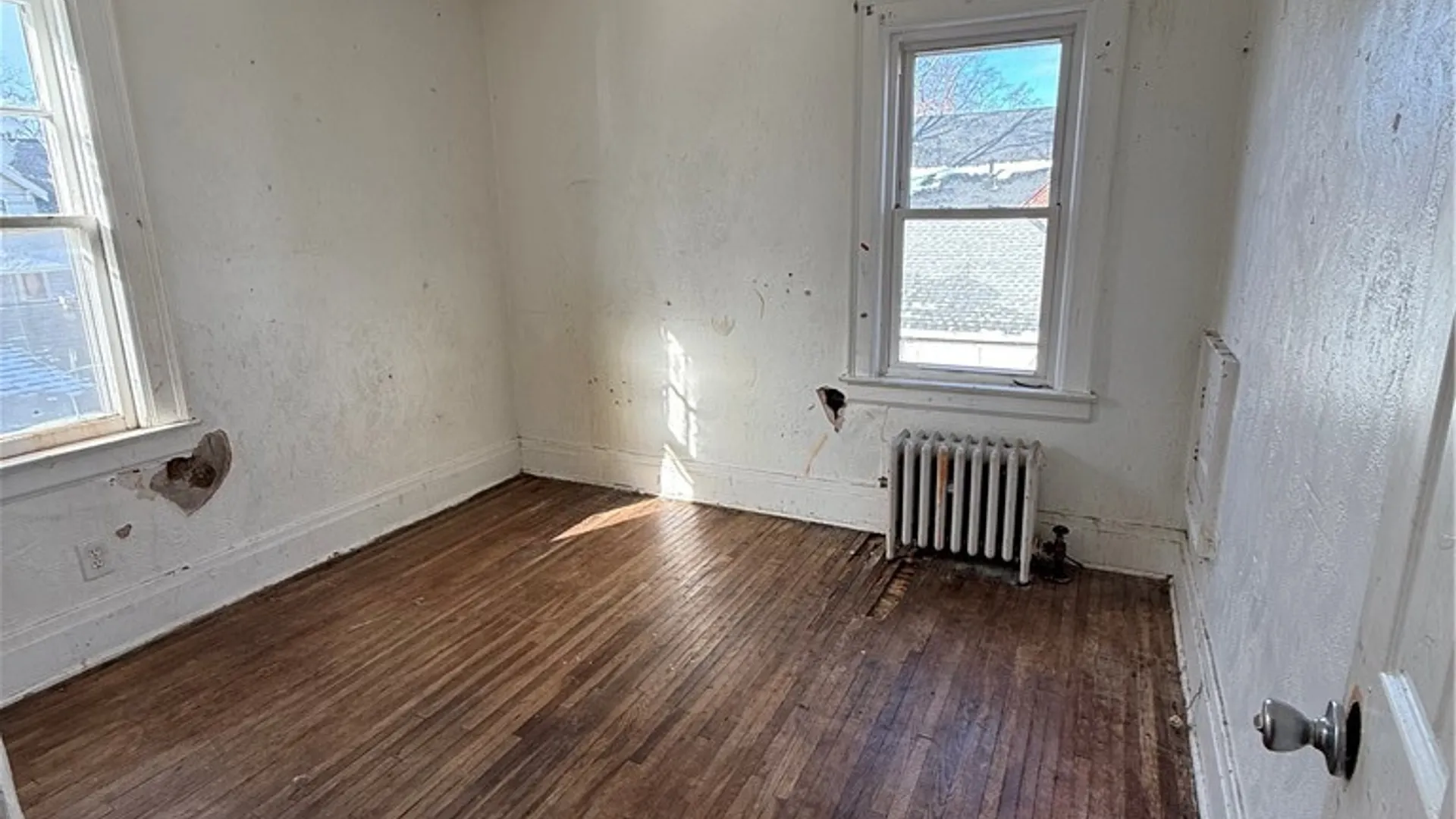 Property at 4006 Deveaux Street, Niagara Falls, NY 14305 8