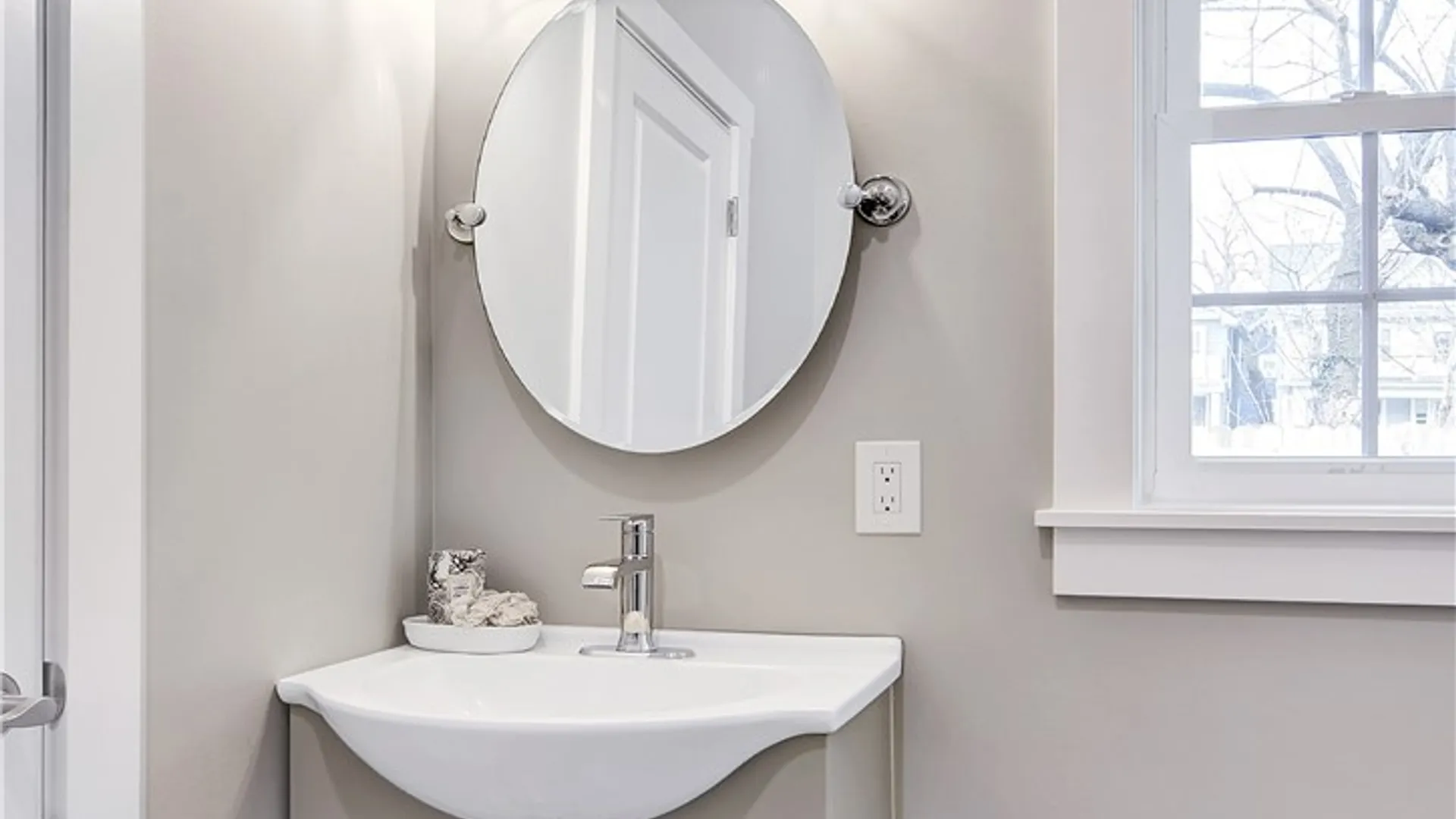 Property at 30 Horton Place, Buffalo, NY 14209 11