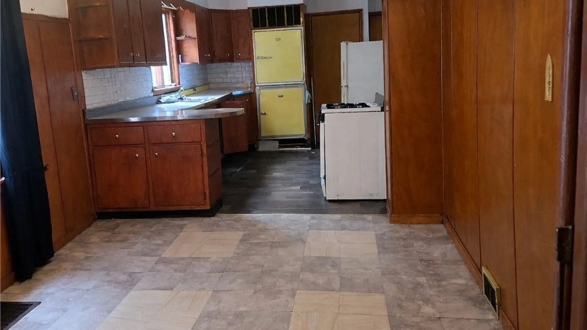 Property at 894 Prospect Avenue, Buffalo, NY 14213 19