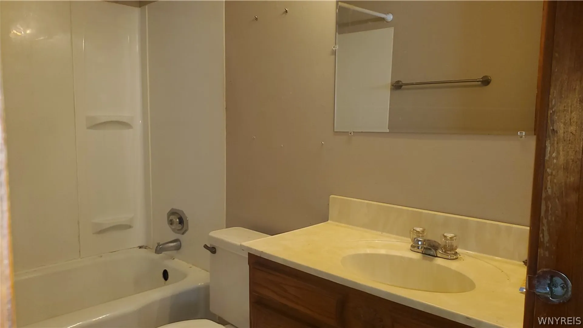Property at 27 Lemoine Avenue, Cheektowaga, NY 14227 2