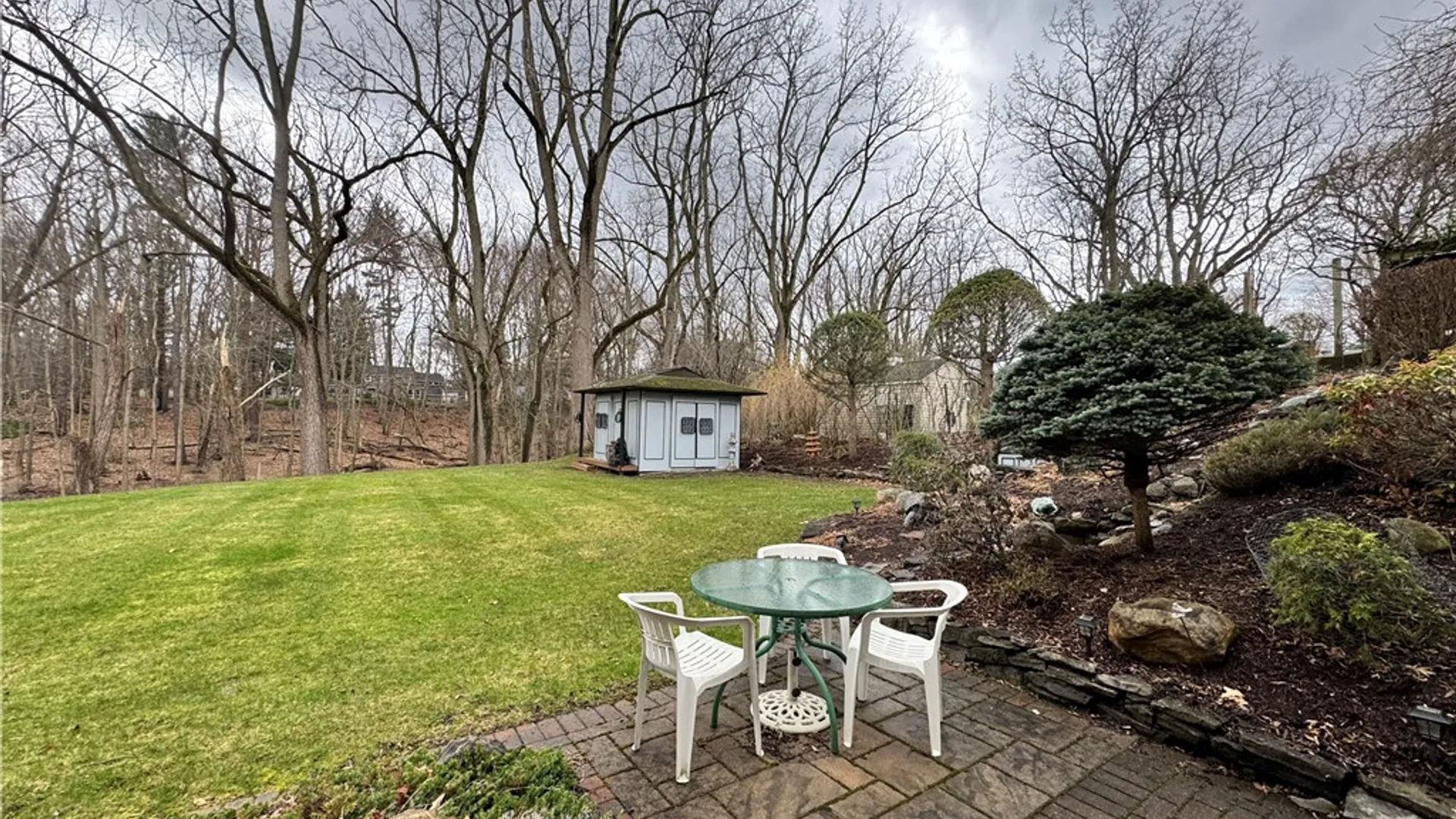 Property at 333 Colebrook Drive, Irondequoit, NY 14617 10