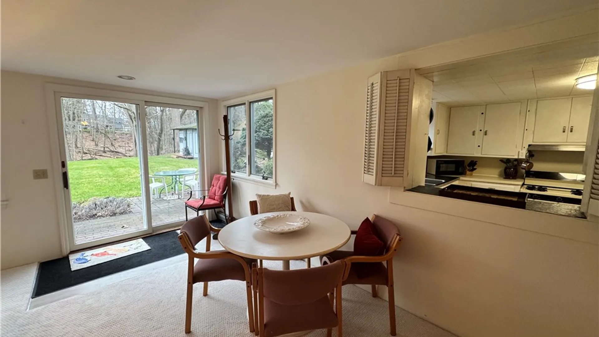 Property at 333 Colebrook Drive, Irondequoit, NY 14617 5