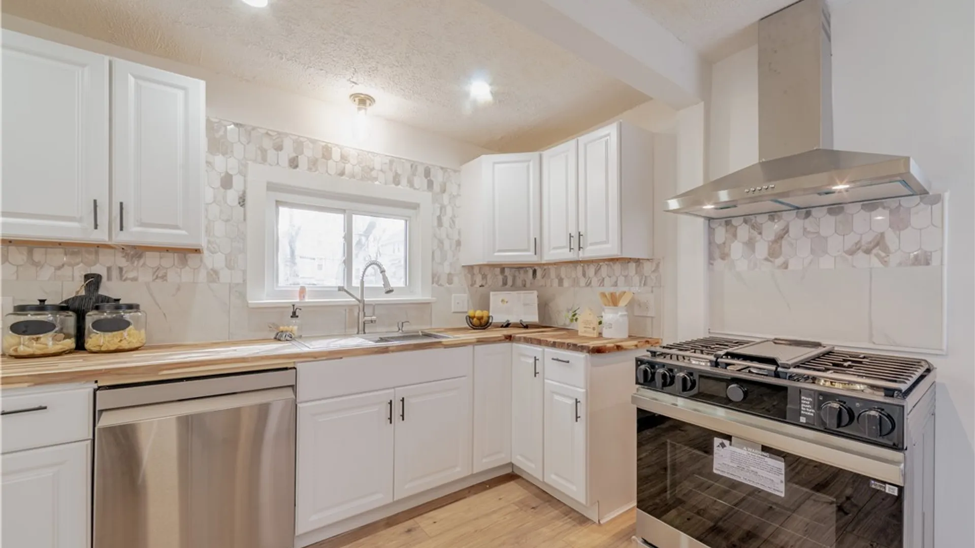 Property at 297 Knickerbocker Avenue, Rochester, NY 14615 15