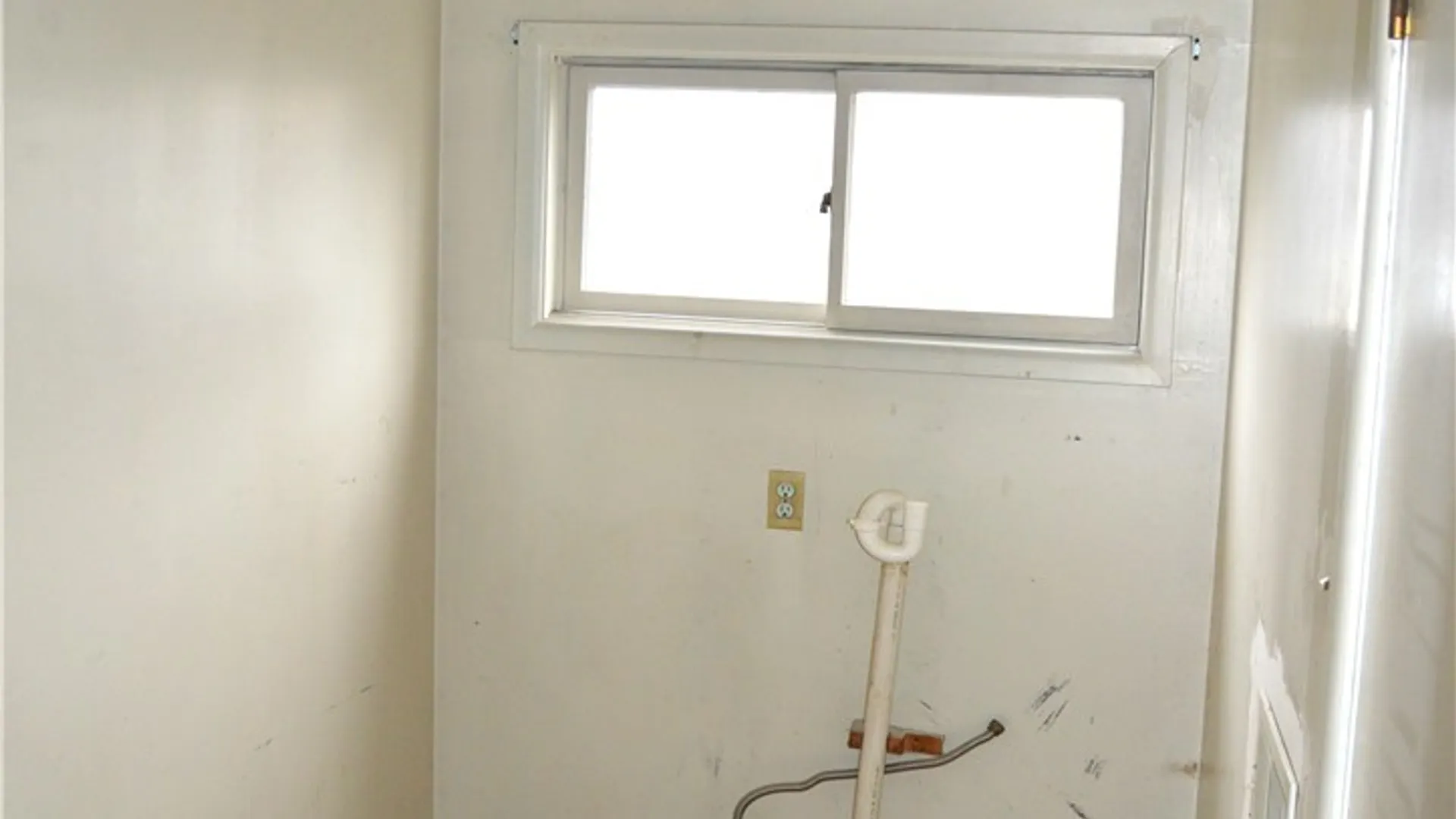 Property at 28 Minard Street, Lockport City, NY 14094 16