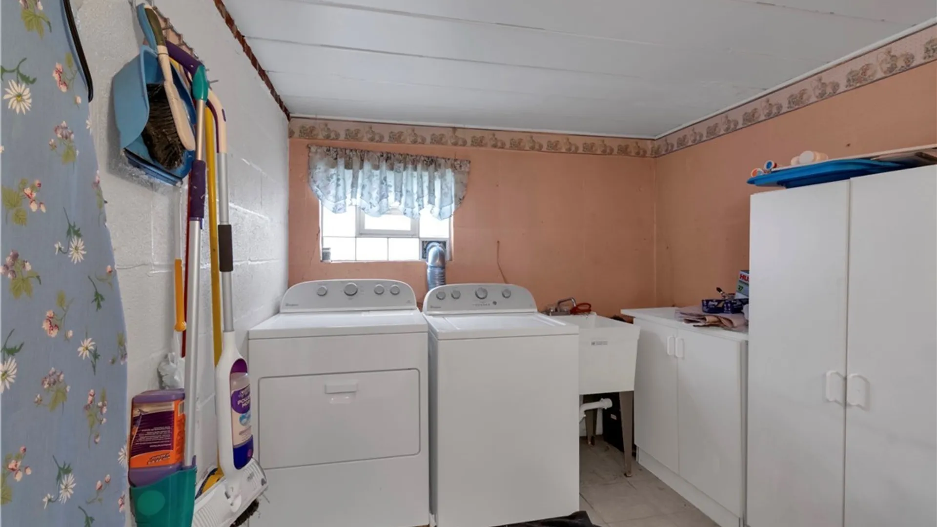 Property at 3021 Walbridge Drive, Hamburg, NY 14075 32