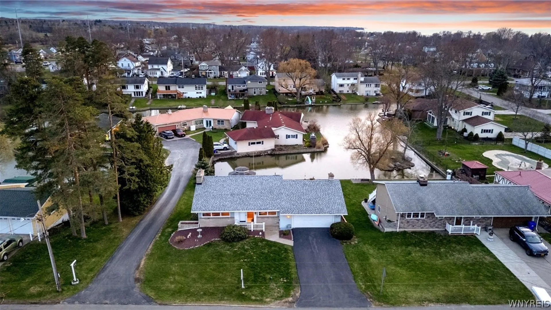 Property at 3021 Walbridge Drive, Hamburg, NY 14075 44