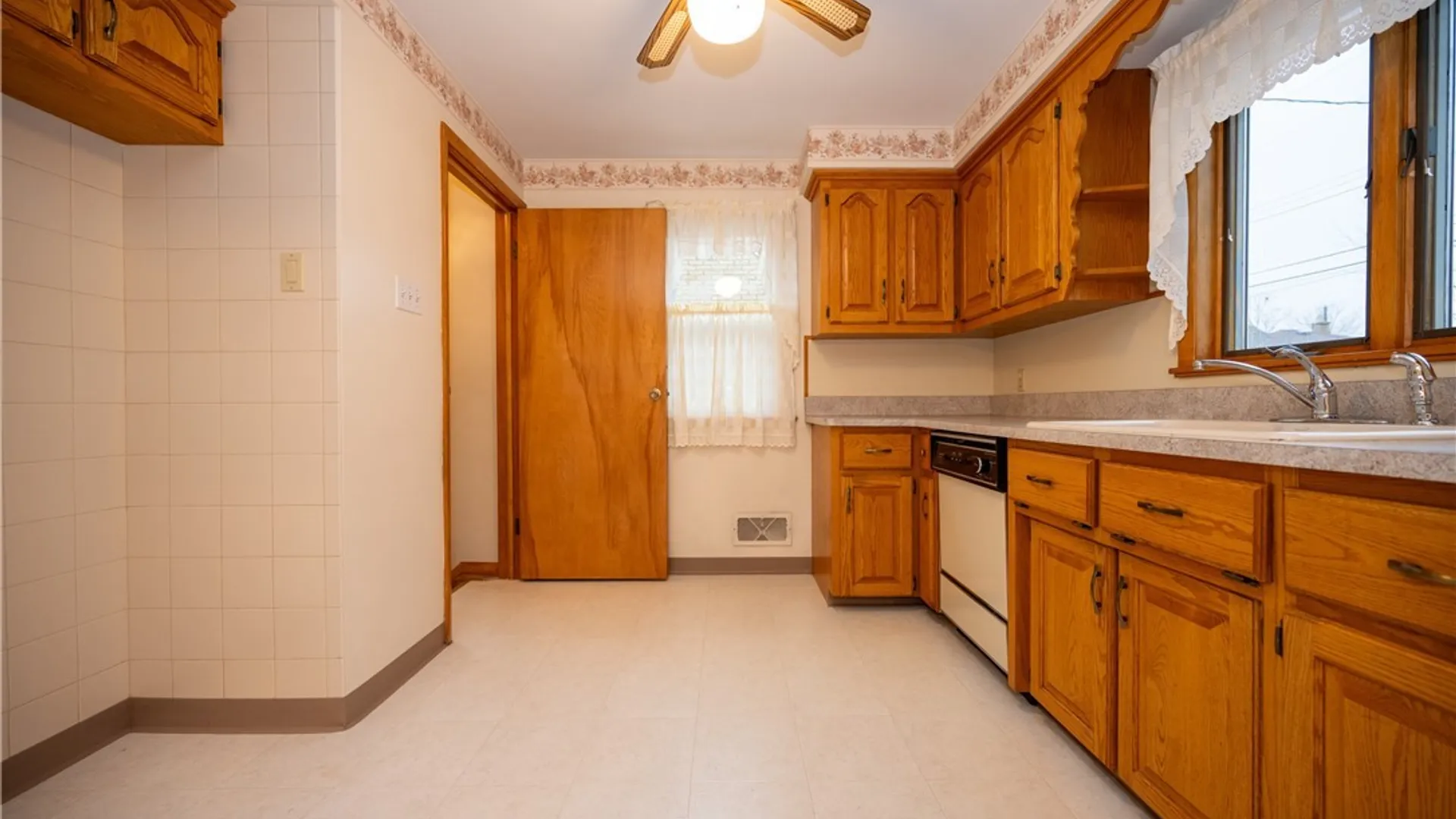 Property at 27 Edmund Street, Cheektowaga, NY 14227 15