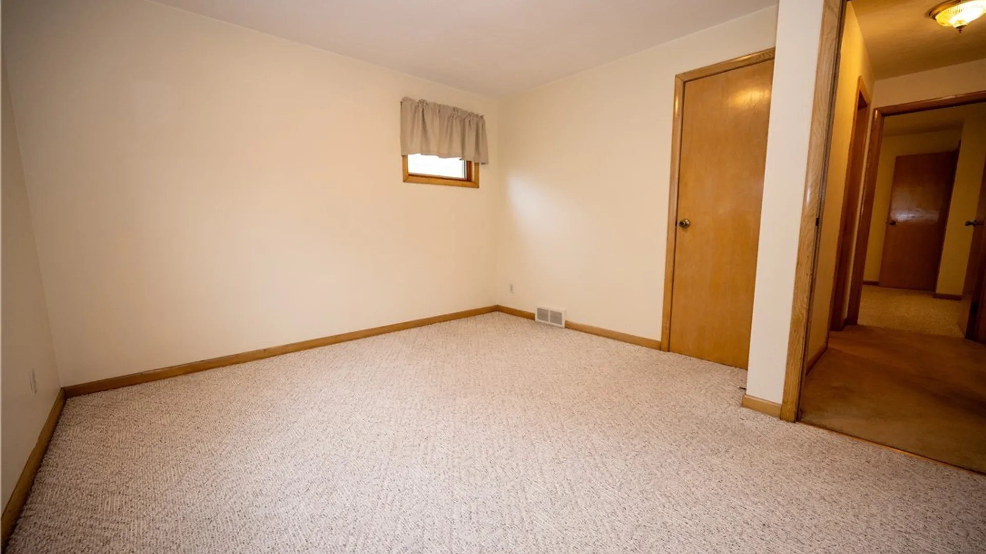 Property at 27 Edmund Street, Cheektowaga, NY 14227 26