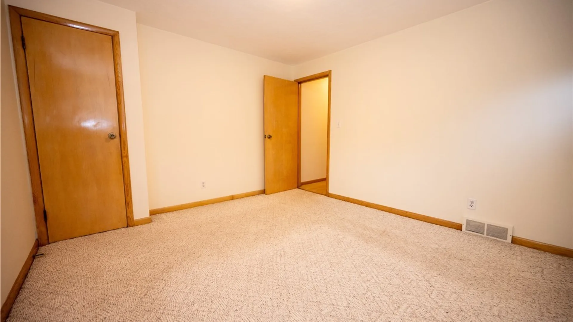 Property at 27 Edmund Street, Cheektowaga, NY 14227 31