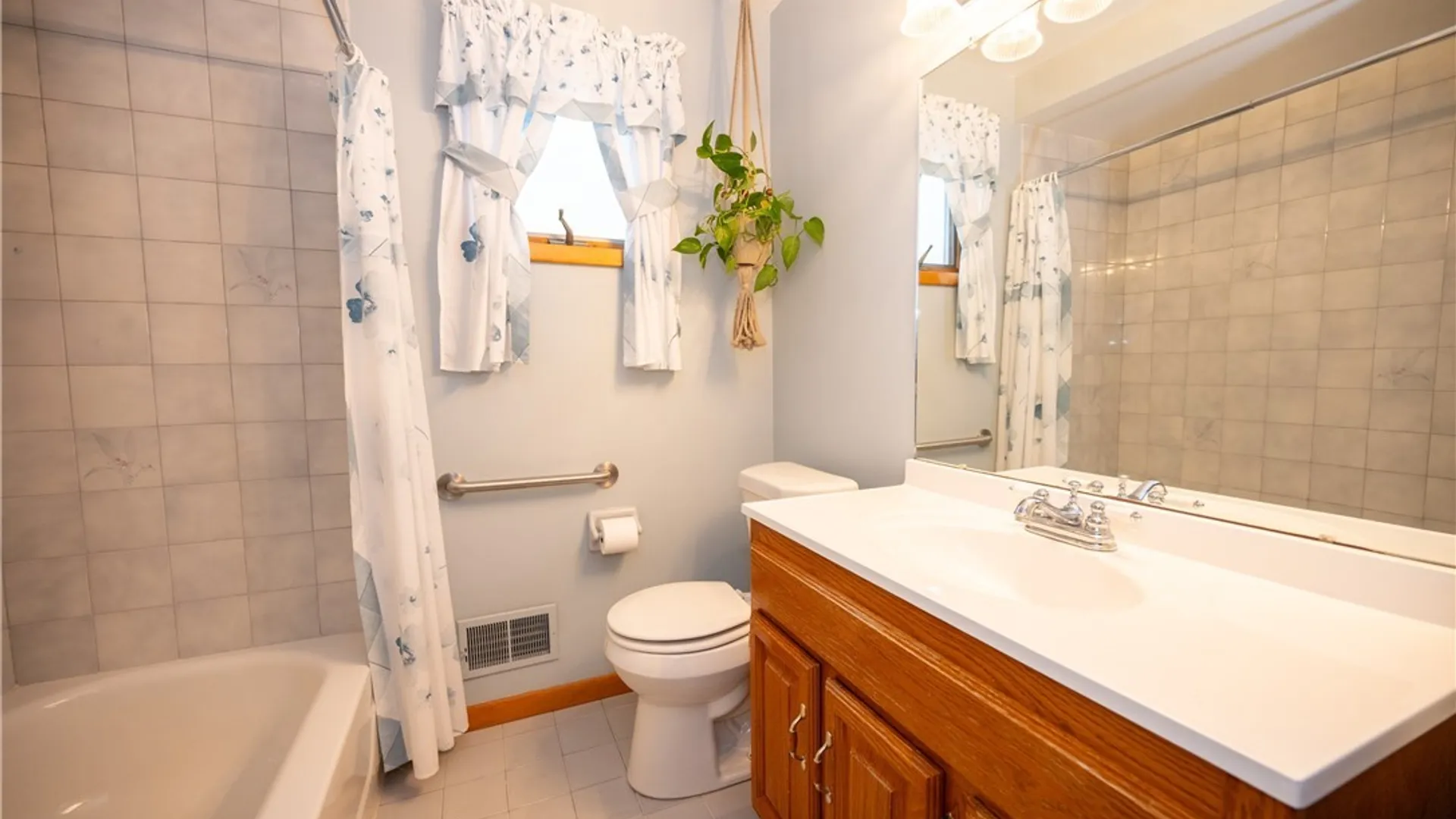 Property at 27 Edmund Street, Cheektowaga, NY 14227 33
