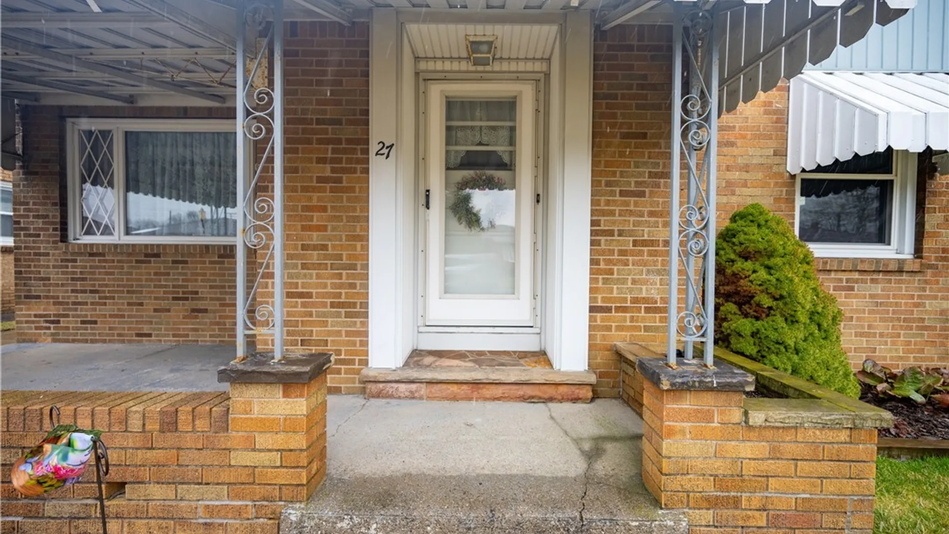 Property at 27 Edmund Street, Cheektowaga, NY 14227 4