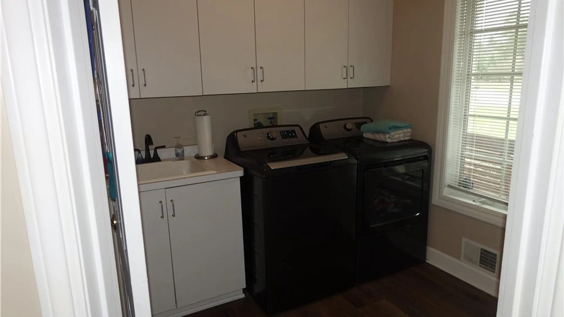 Property at 5 Blue Pine Circle, Penfield, NY 14526 29