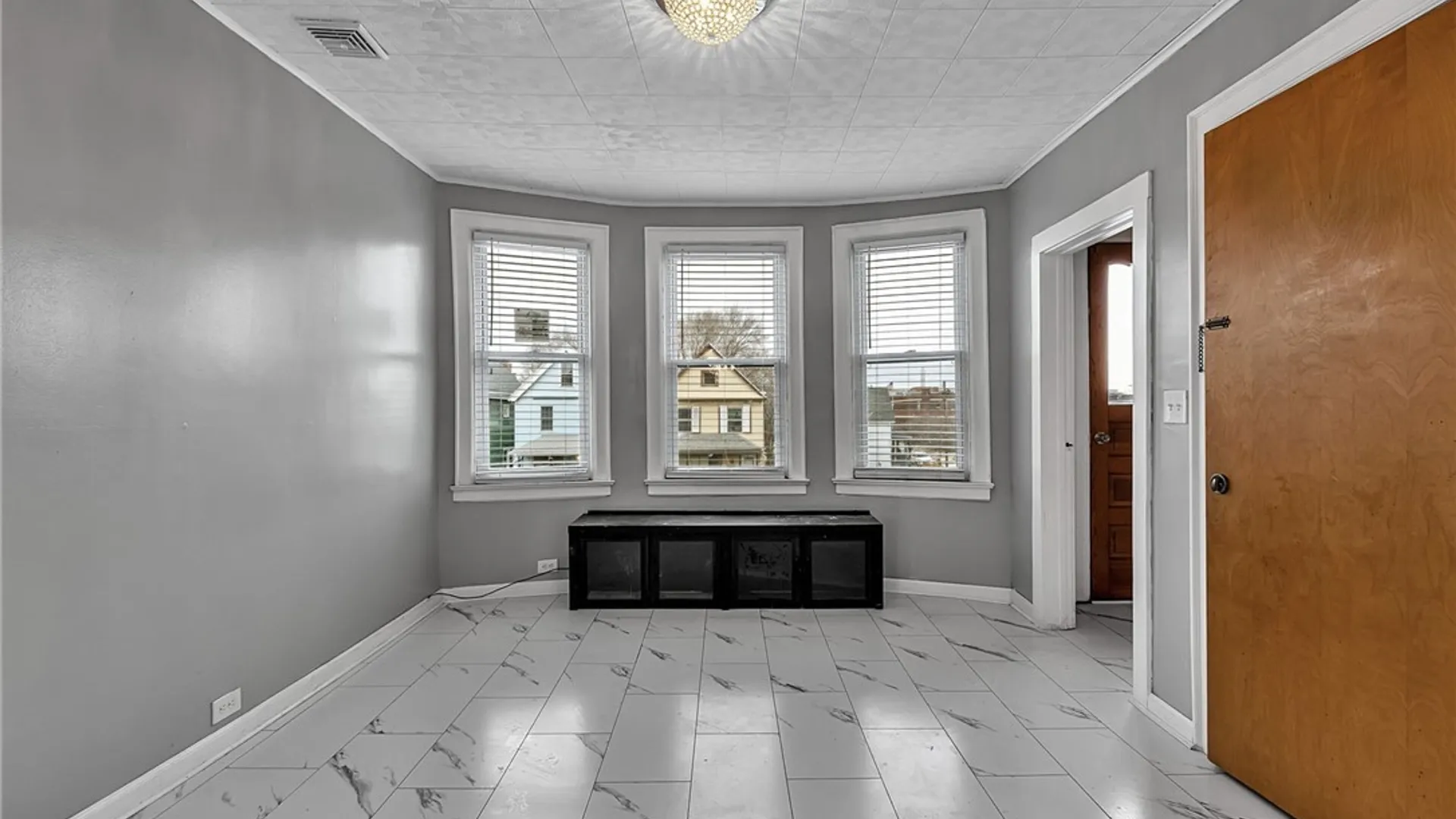 Property at 375 Military Road, Buffalo, NY 14207 6
