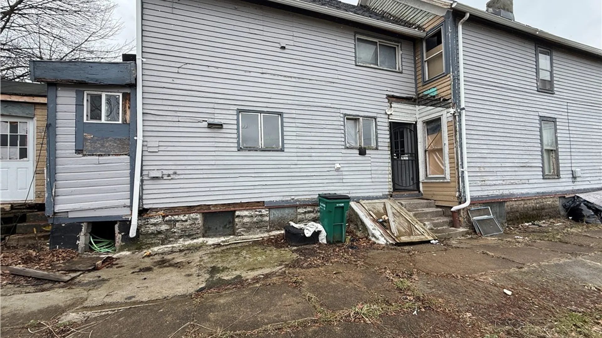 Property at 219 Rhode Island Street, Buffalo, NY 14213 4