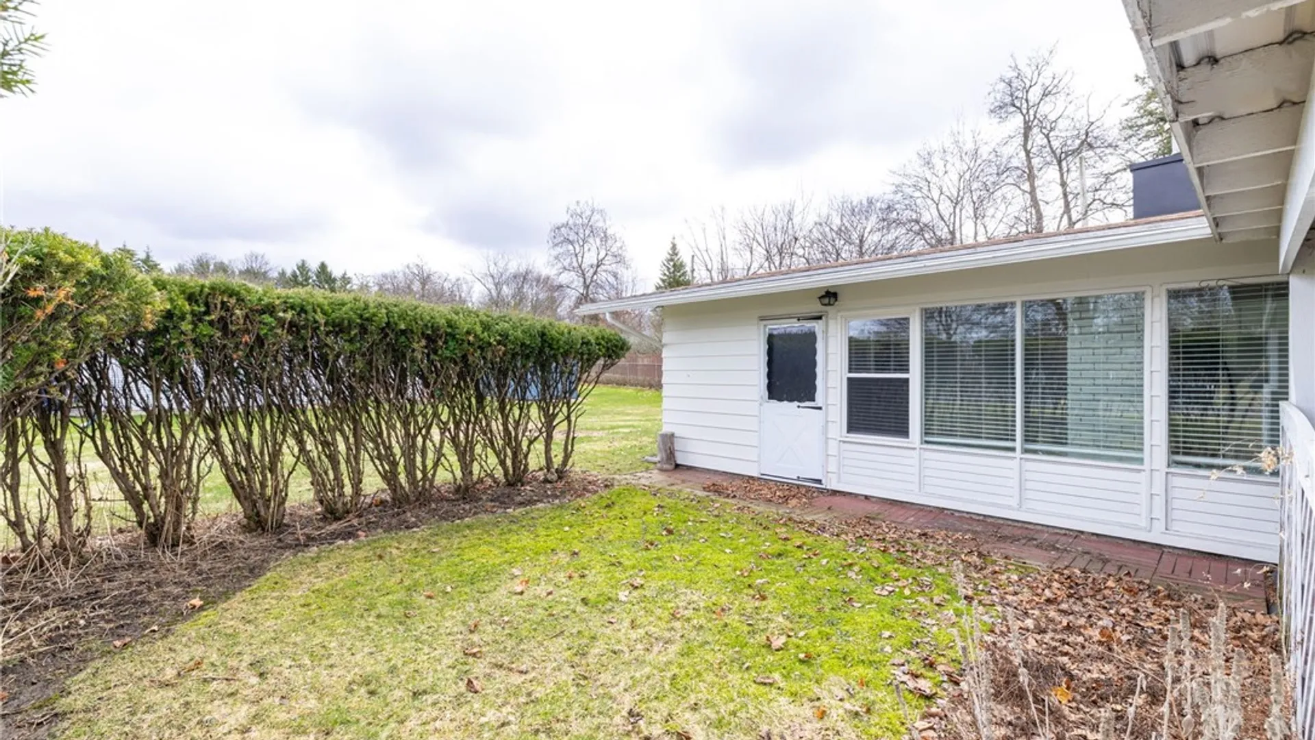 Property at 199 Castle Road, Henrietta, NY 14623 21
