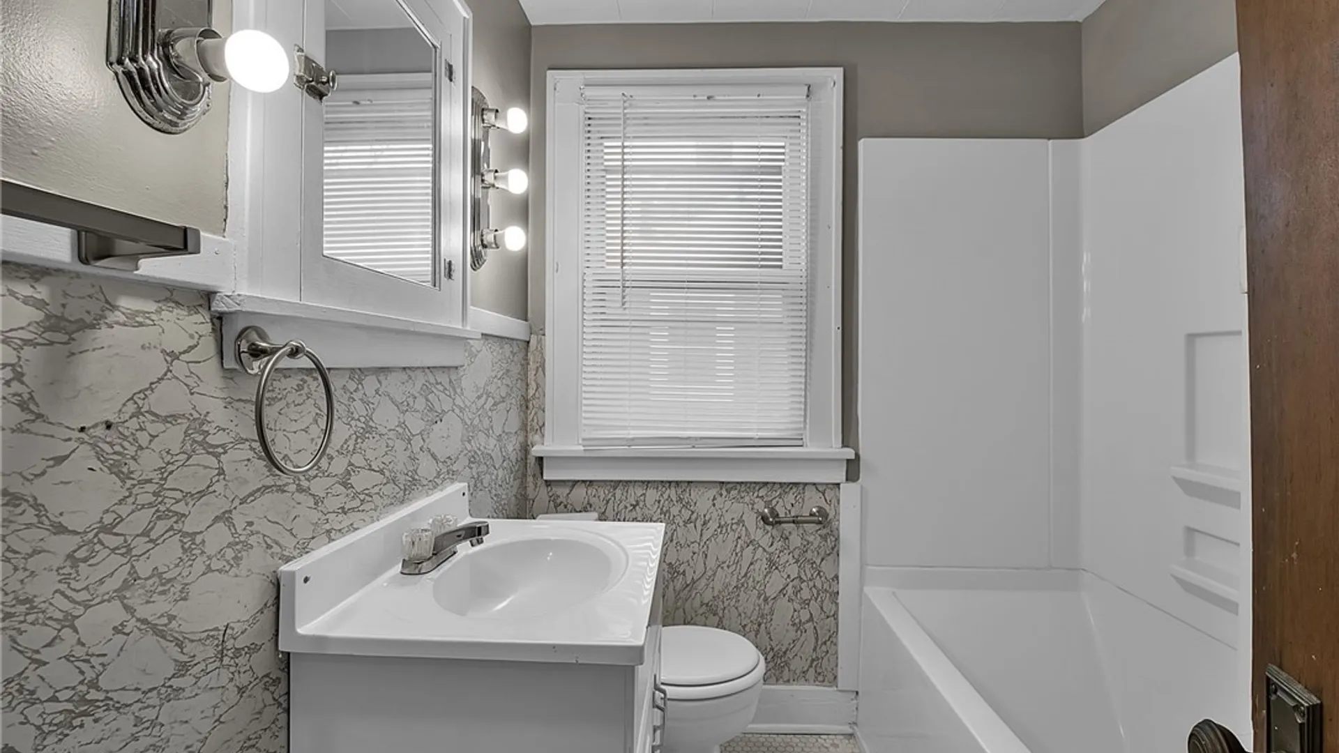 Property at 339 Windermere Boulevard, Amherst, NY 14226 39