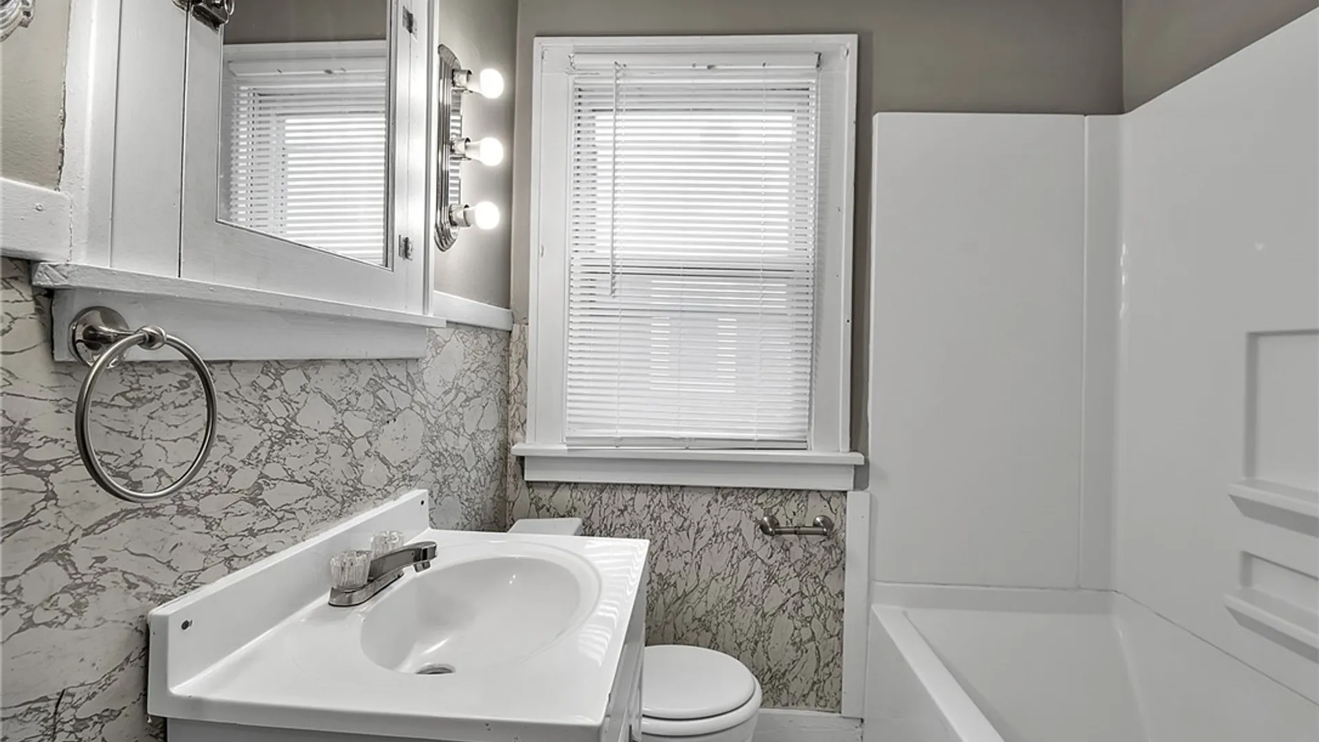 Property at 339 Windermere Boulevard, Amherst, NY 14226 43