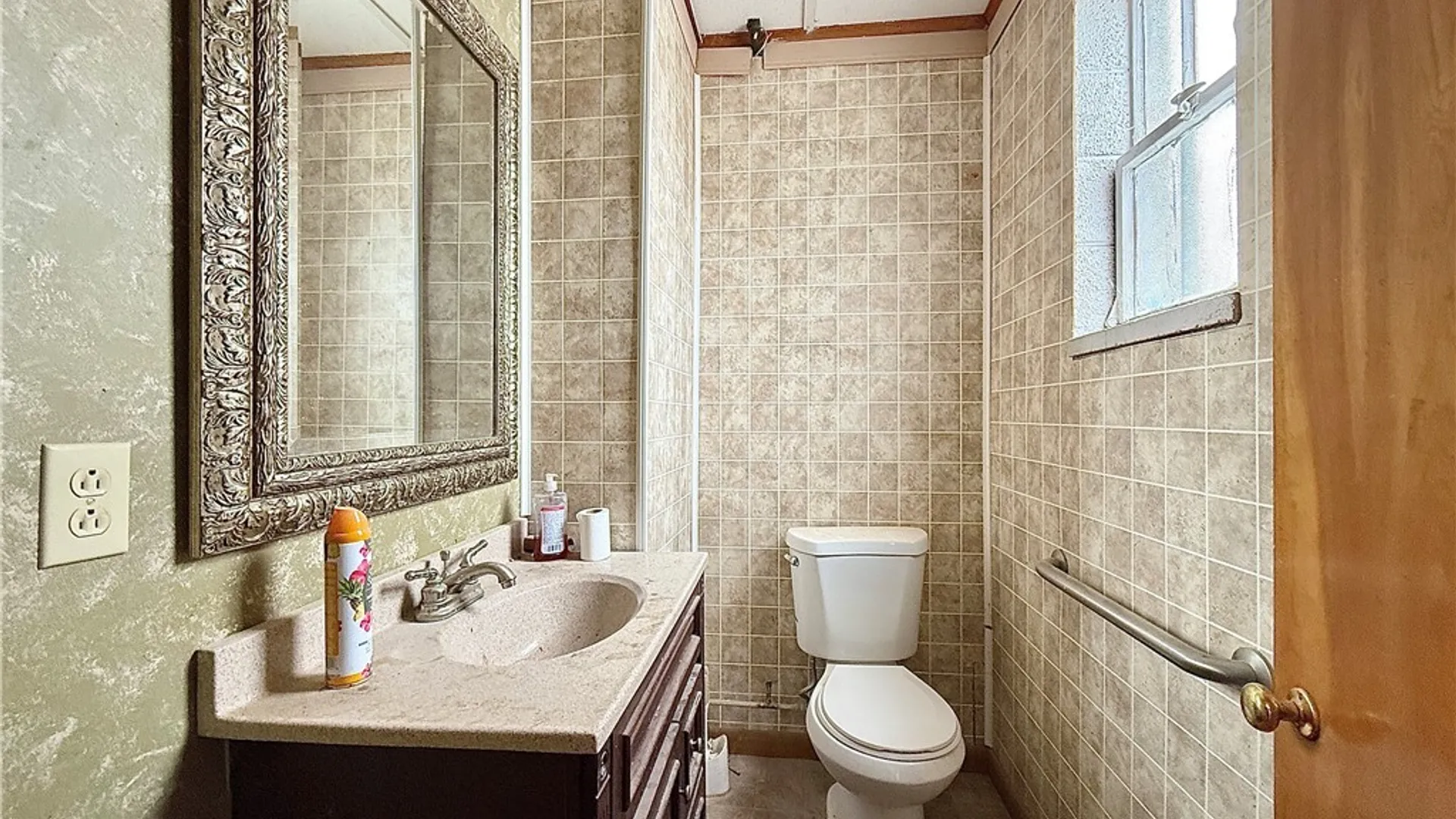 Property at 5026 Broadway, Lancaster, NY 14043 26