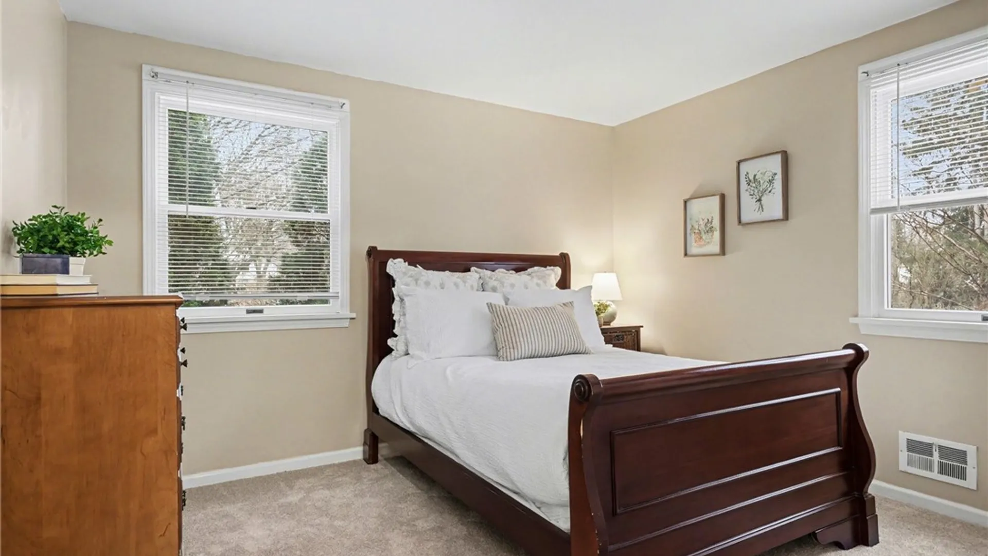 Property at 26 Timberline Dr, Penfield, NY 14526 12