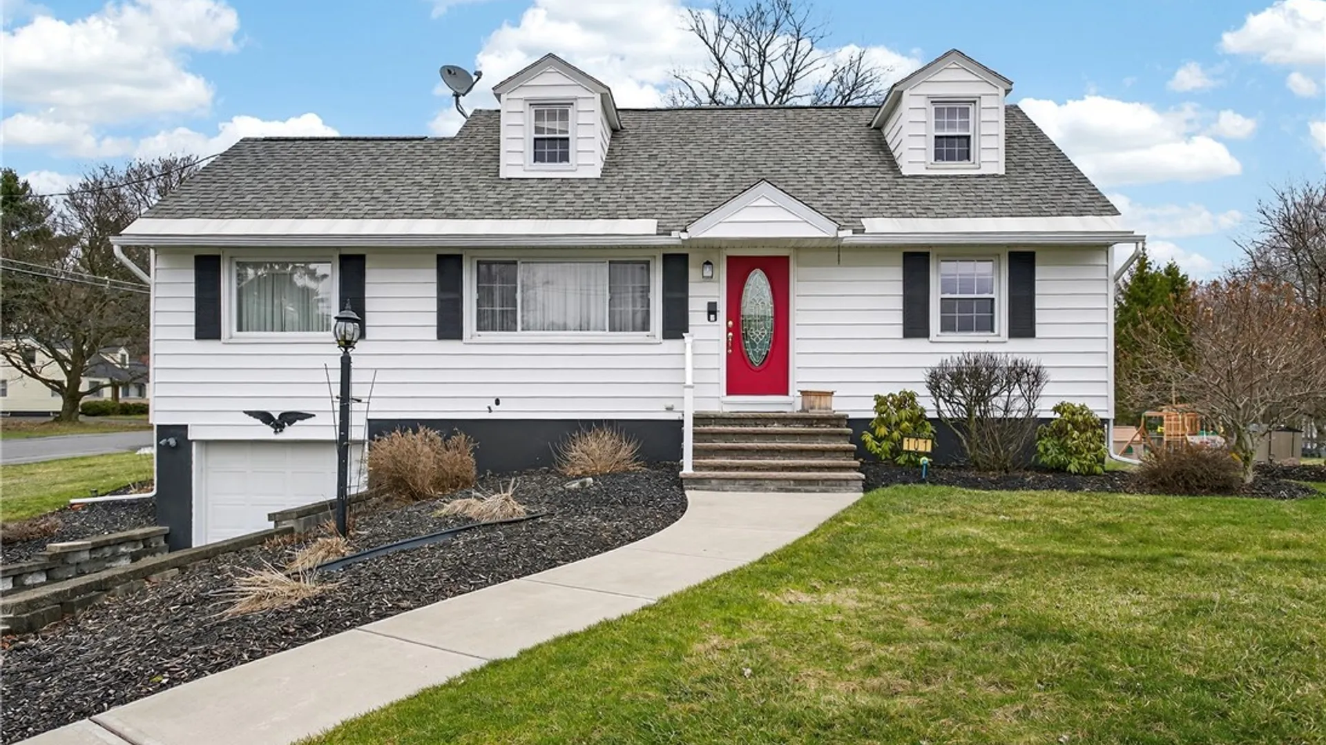 Property at 101 Heather Lane, Camillus, NY 13031 2