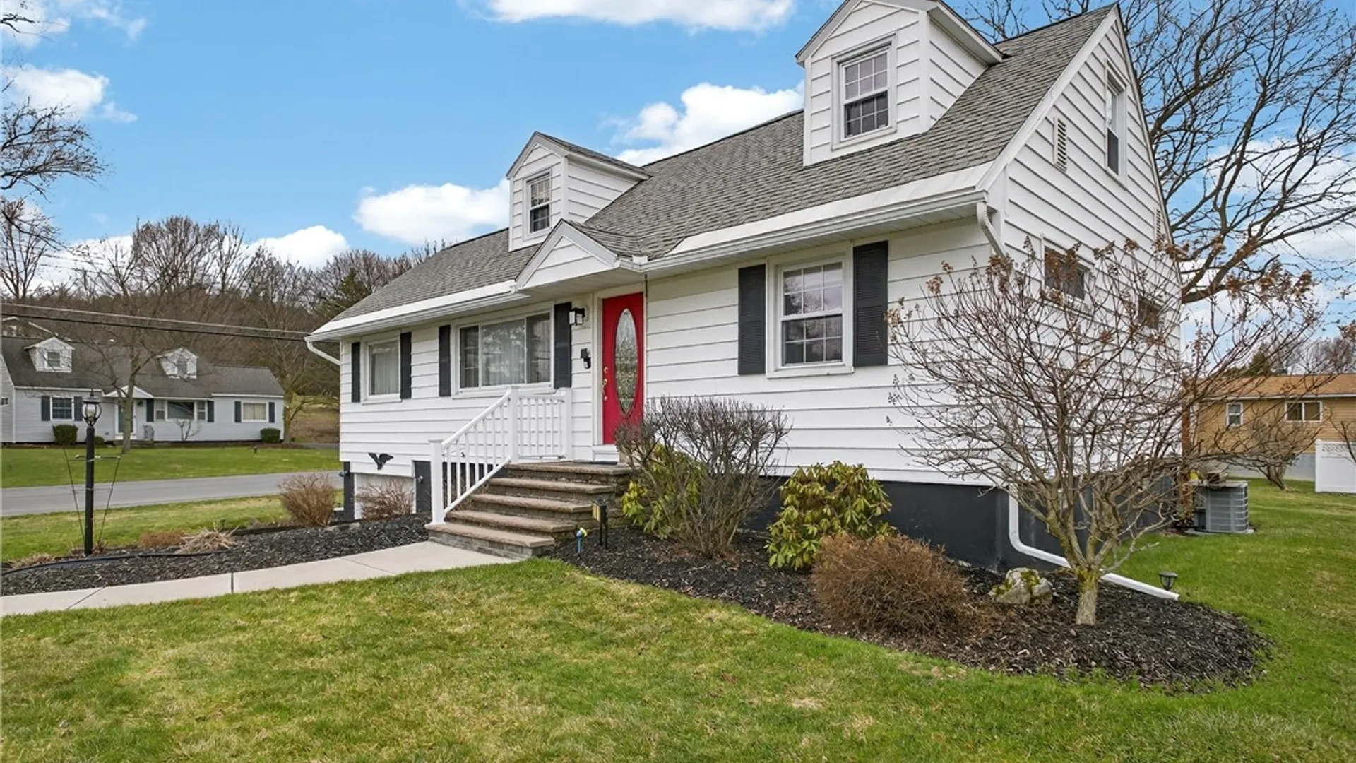 Property at 101 Heather Lane, Camillus, NY 13031 4