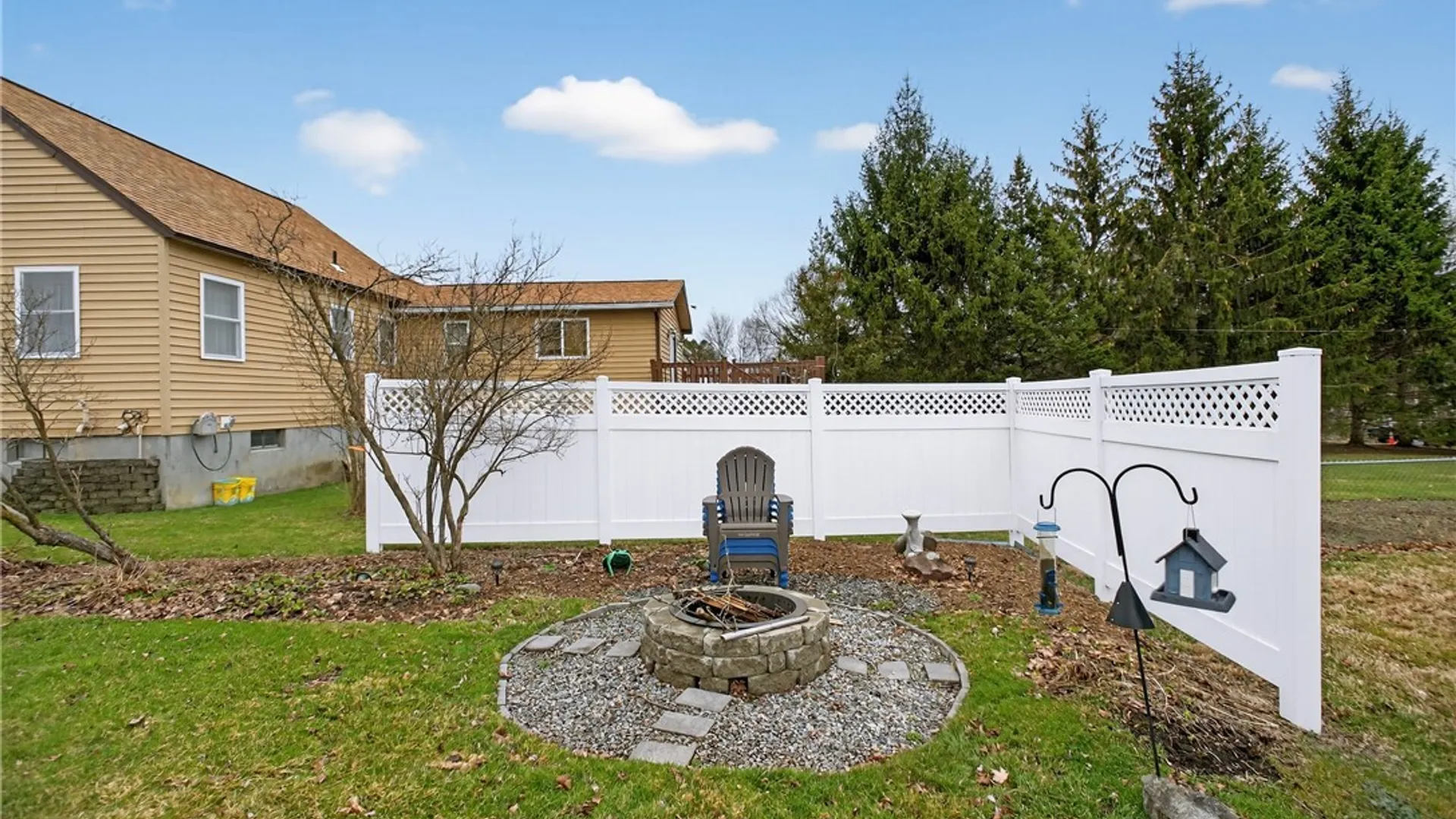 Property at 101 Heather Lane, Camillus, NY 13031 40