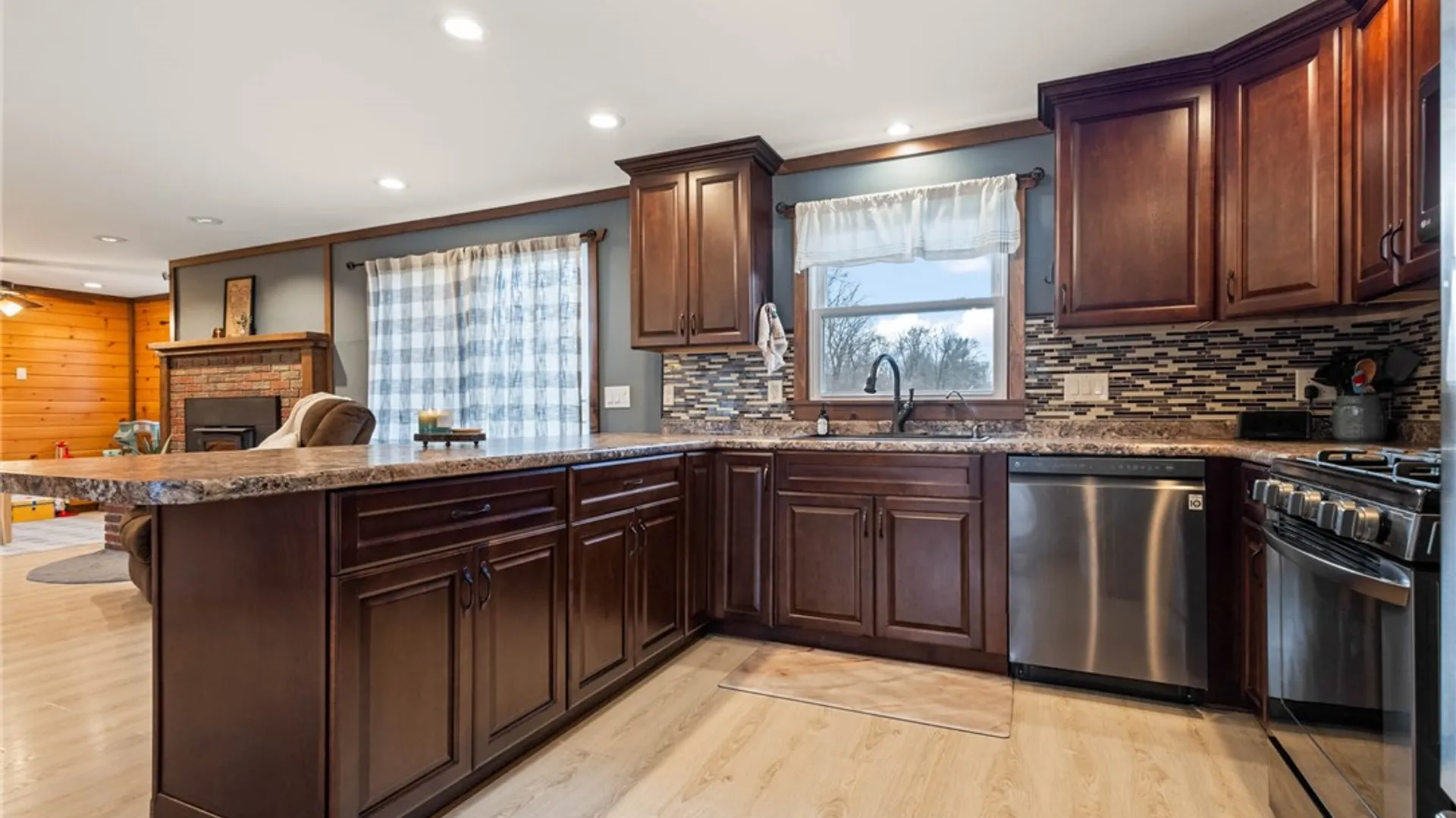 Property at 8549 North Road, Leroy, NY 14482 5