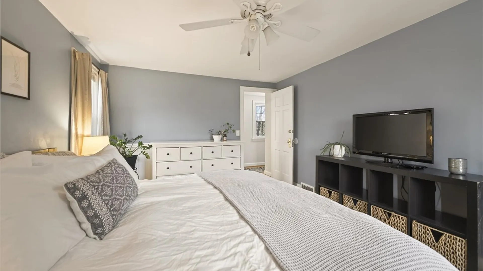 Property at 22 Biltmore Drive, Irondequoit, NY 14617 23