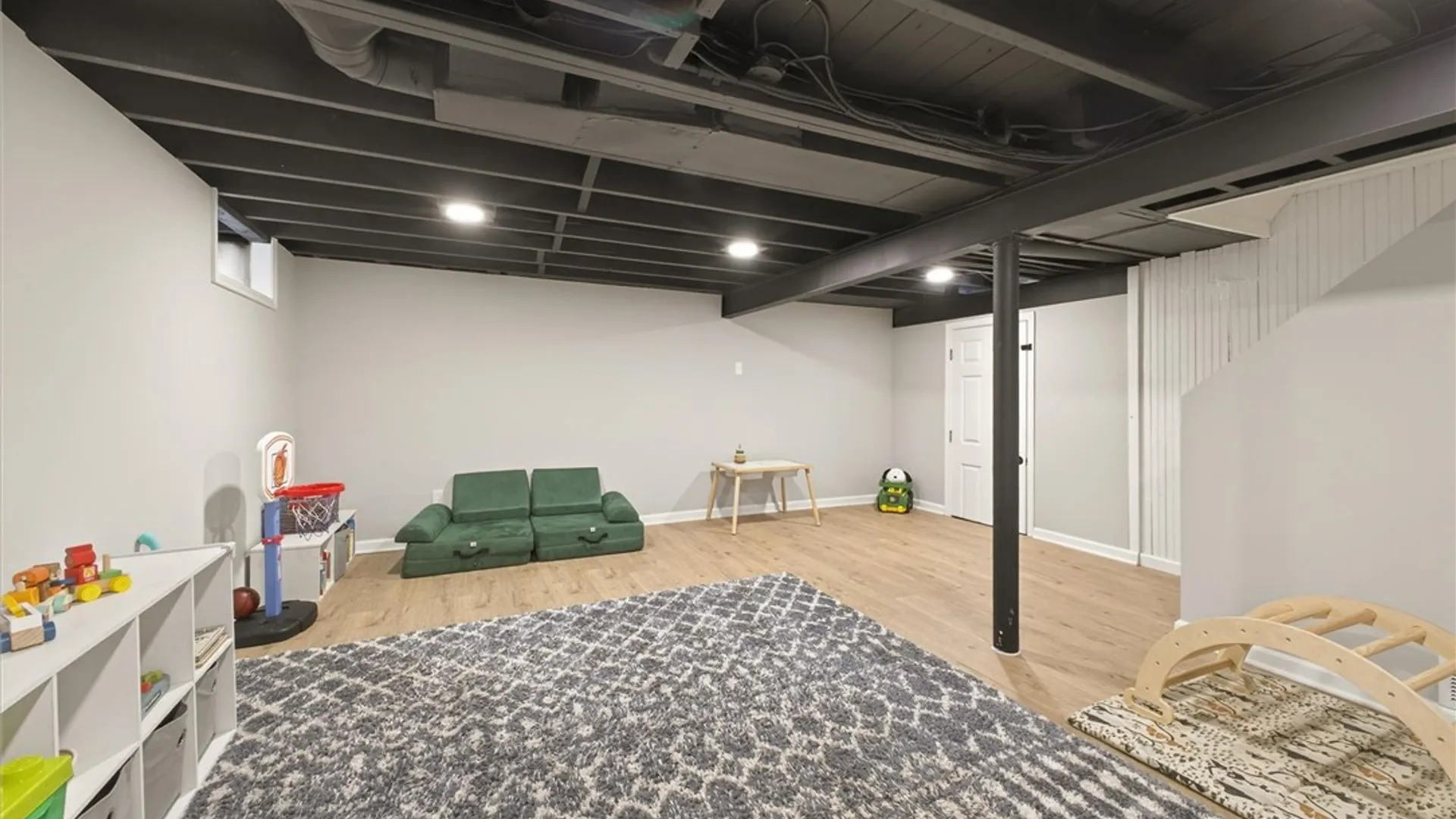 Property at 22 Biltmore Drive, Irondequoit, NY 14617 32