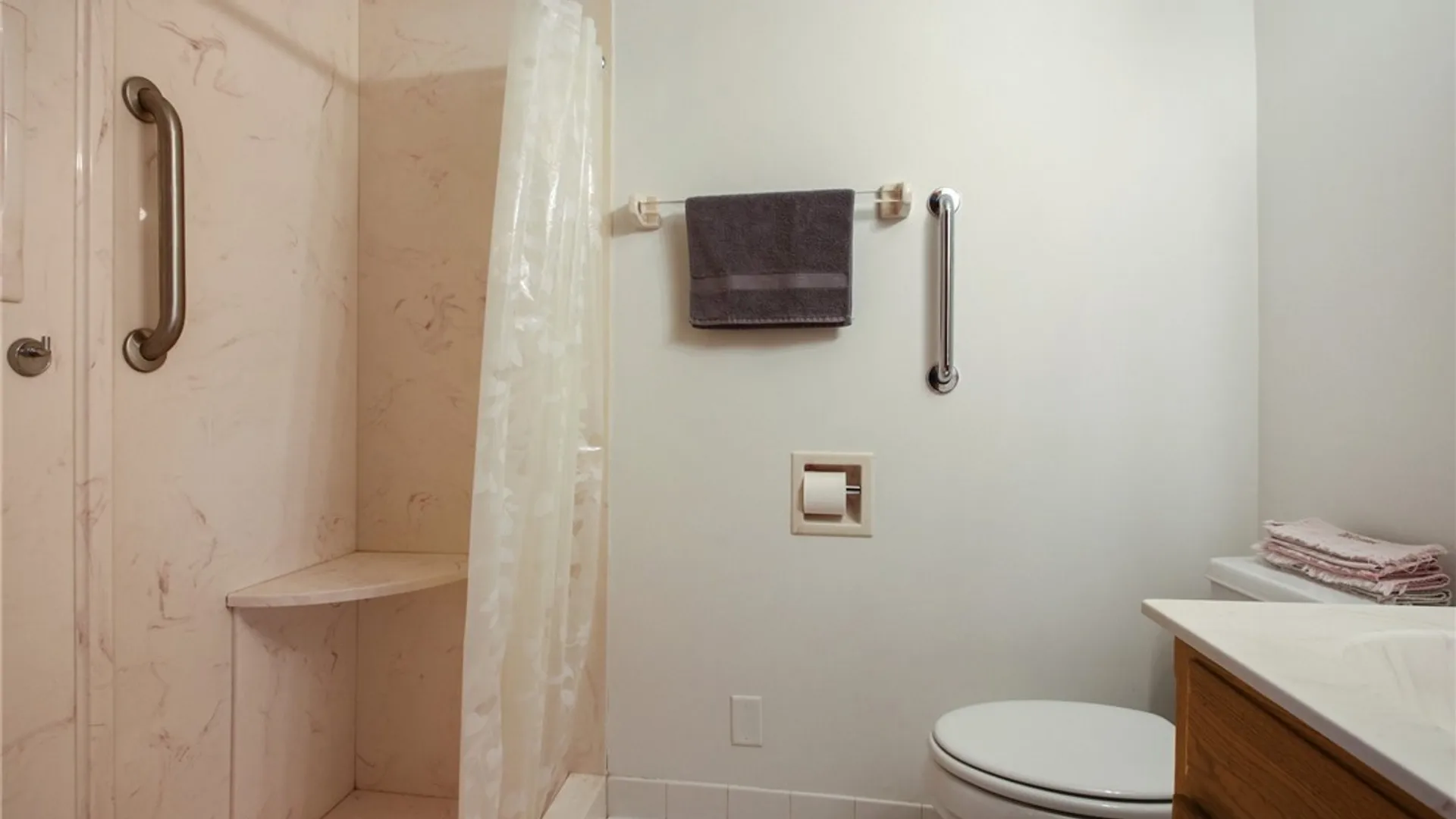 Property at 196 Belmeade Road, Irondequoit, NY 14617 15