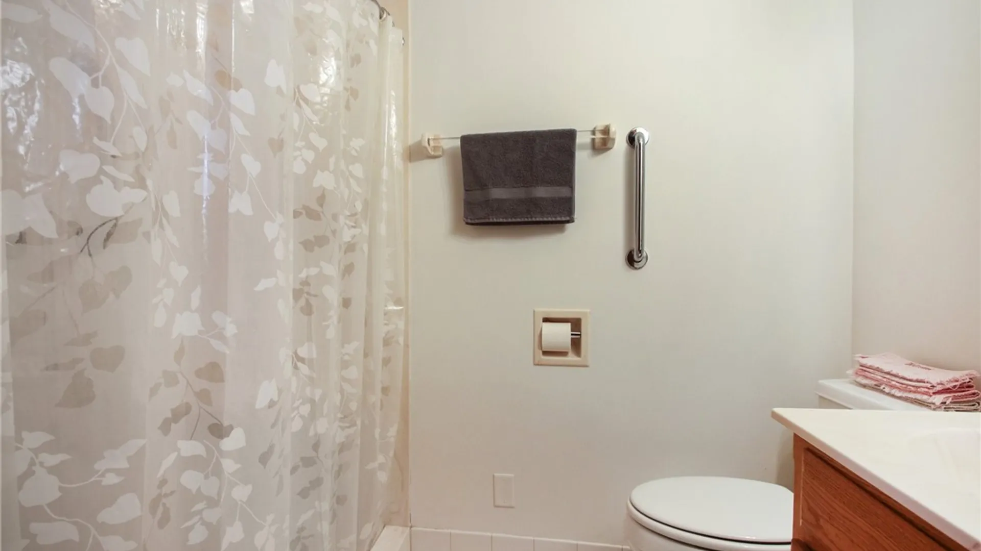 Property at 196 Belmeade Road, Irondequoit, NY 14617 16