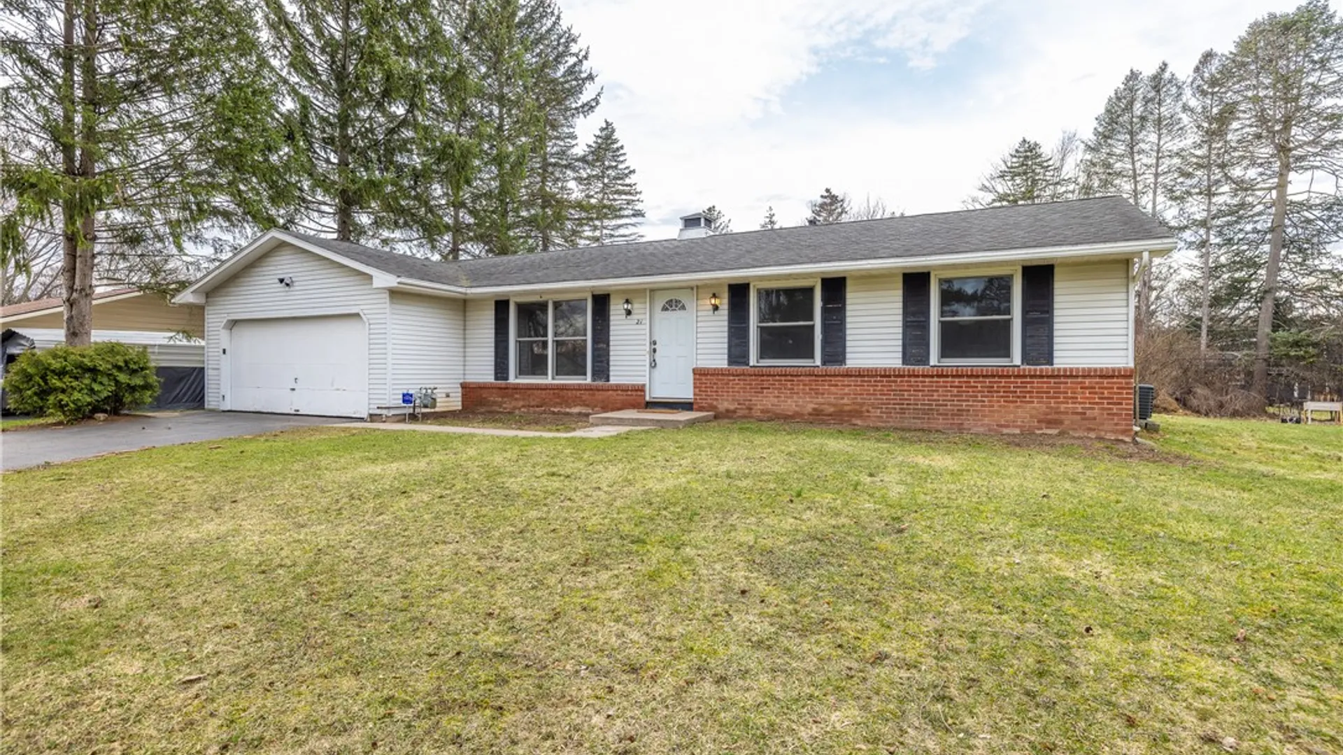 Property at 21 Sunridge Drive, Chili, NY 14624 3