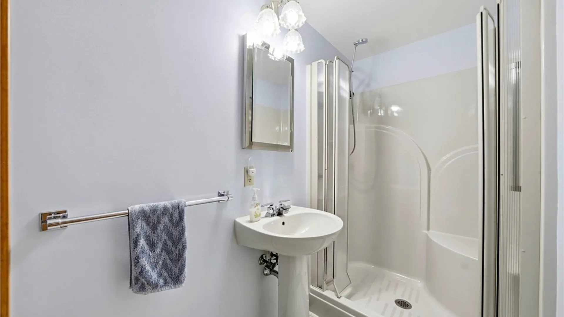 Property at 7196 Balla Drive, Wheatfield, NY 14120 18