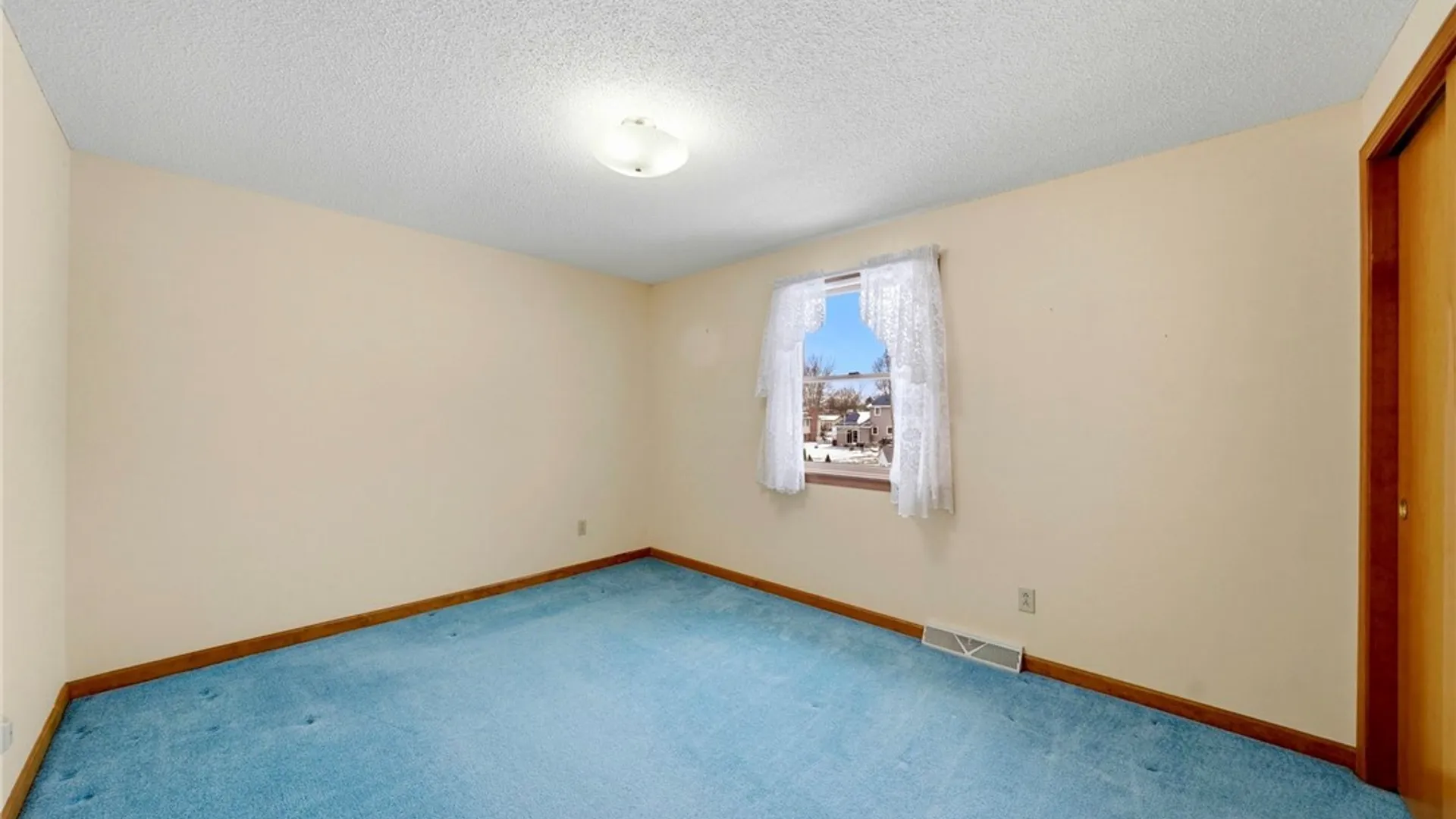 Property at 7196 Balla Drive, Wheatfield, NY 14120 26