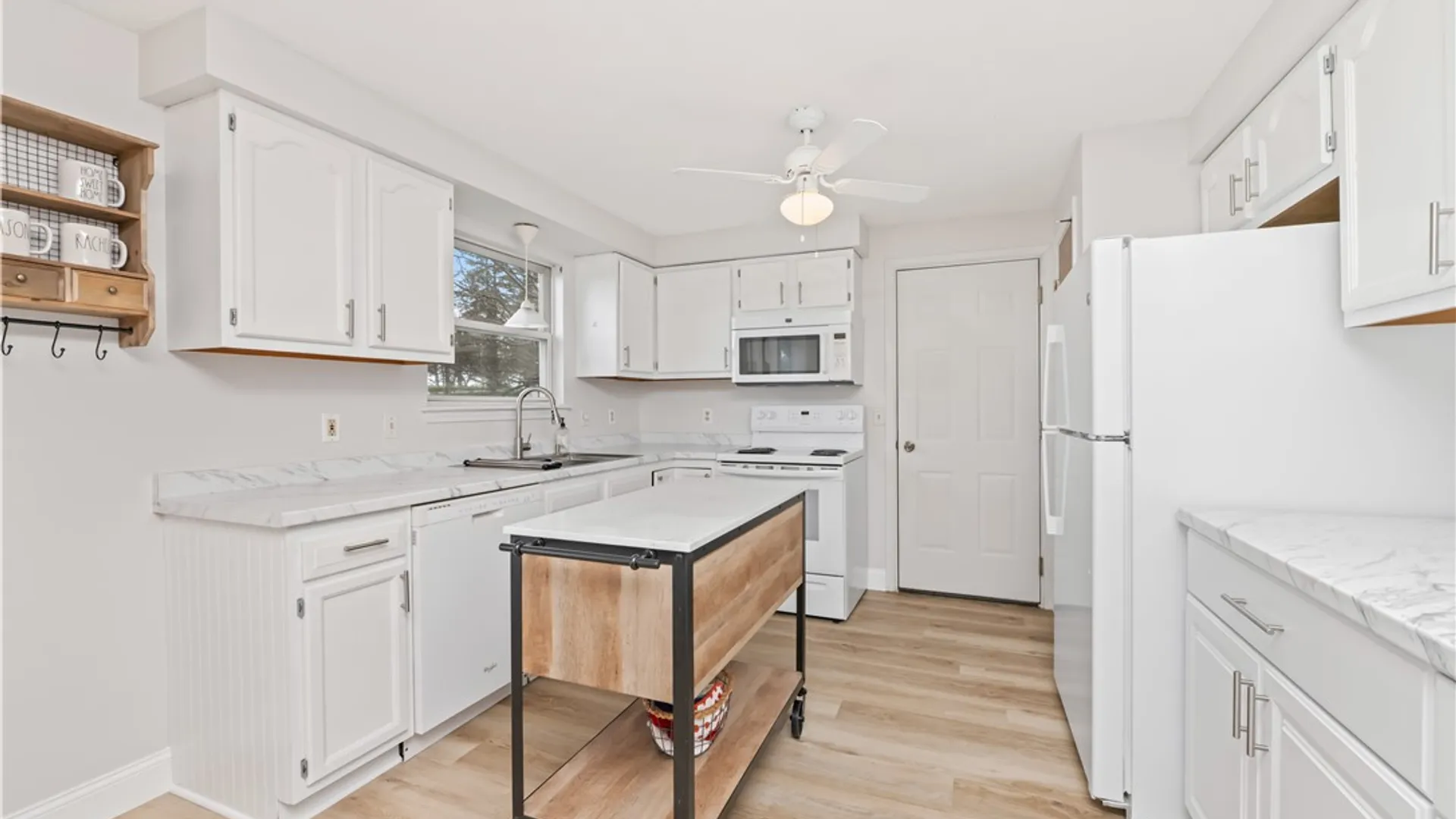 Property at 87 Chiswick Drive, Riga, NY 14428 5