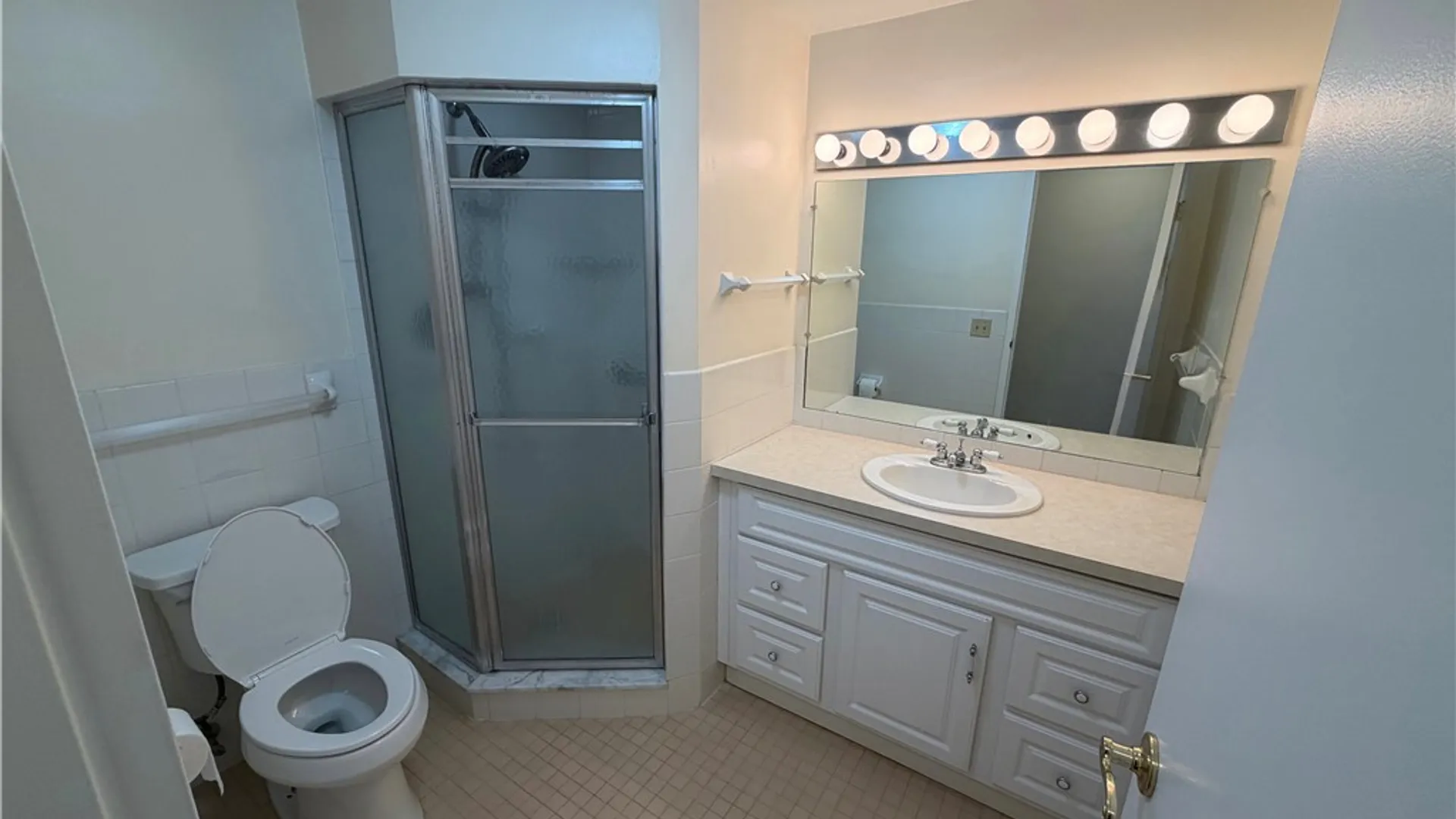 Property at 2501 East Avenue, Brighton, NY 14610 9