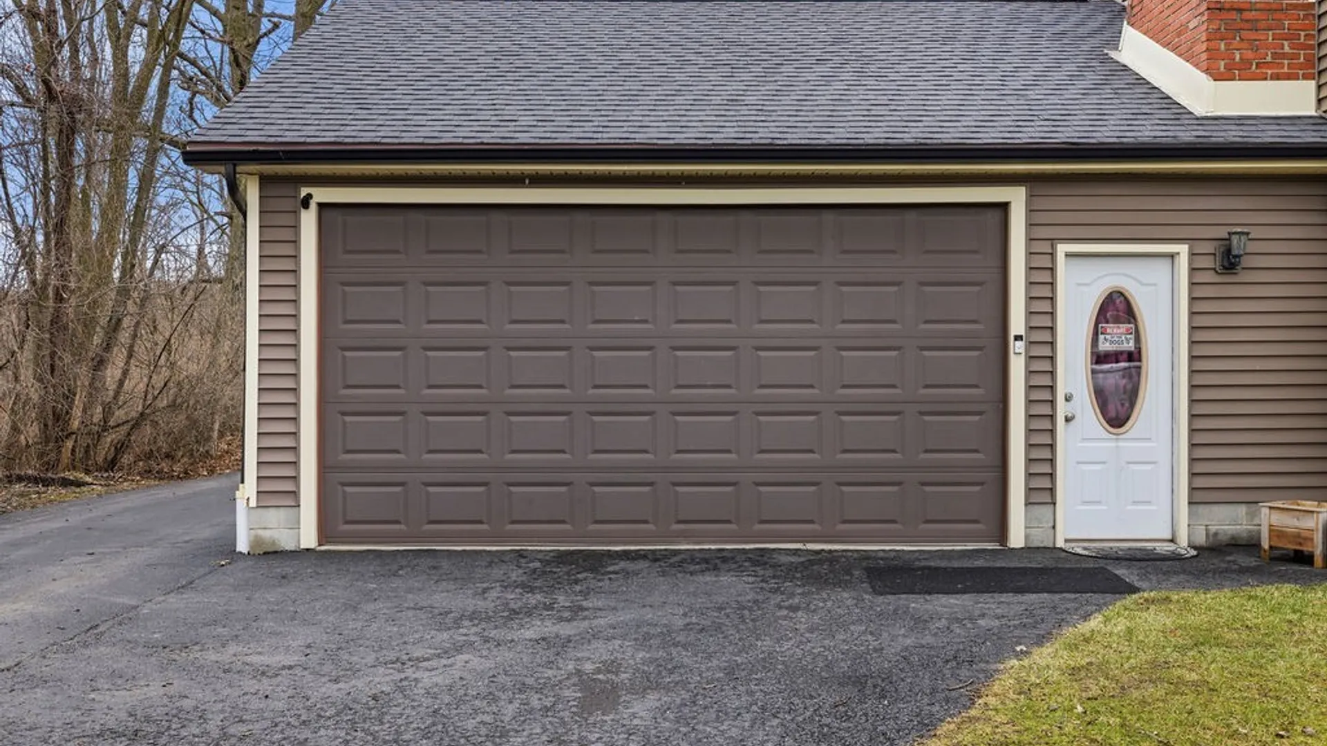 Property at 2995 Krueger Road, Wheatfield, NY 14120 4