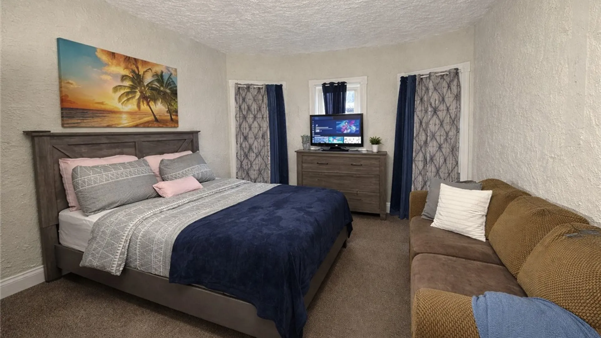 Property at 933 Jefferson Avenue, Rochester, NY 14611 4