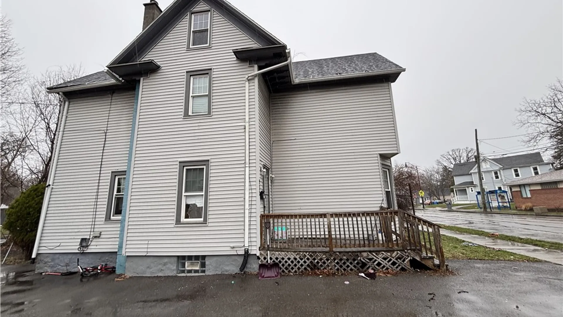 Property at 933 Jefferson Avenue, Rochester, NY 14611 5