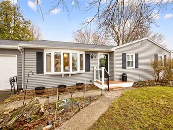 Property at 19 Gannett Road, Farmington, NY 14425