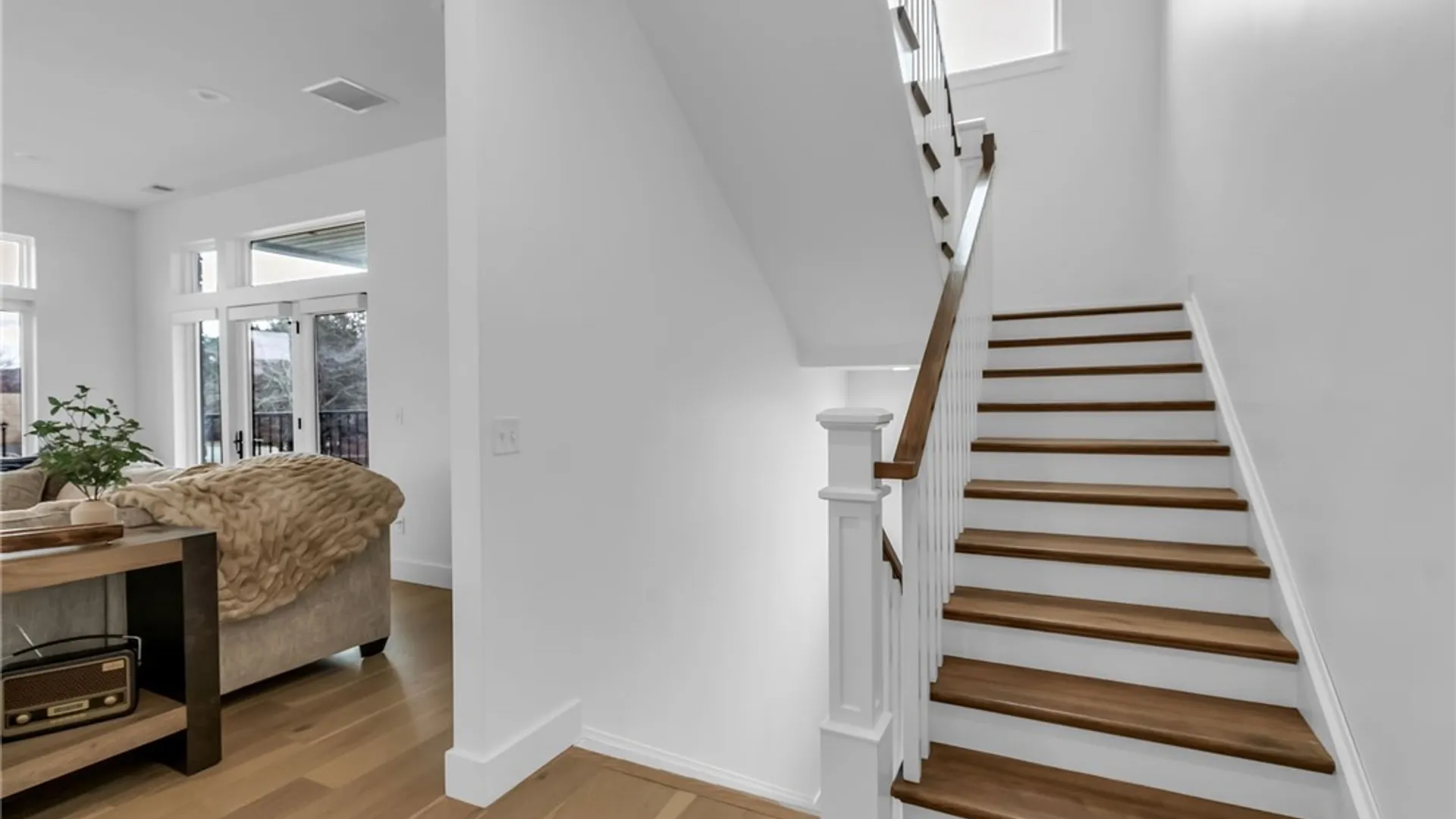 Property at 240 Lakefront Boulevard, Buffalo, NY 14202 8